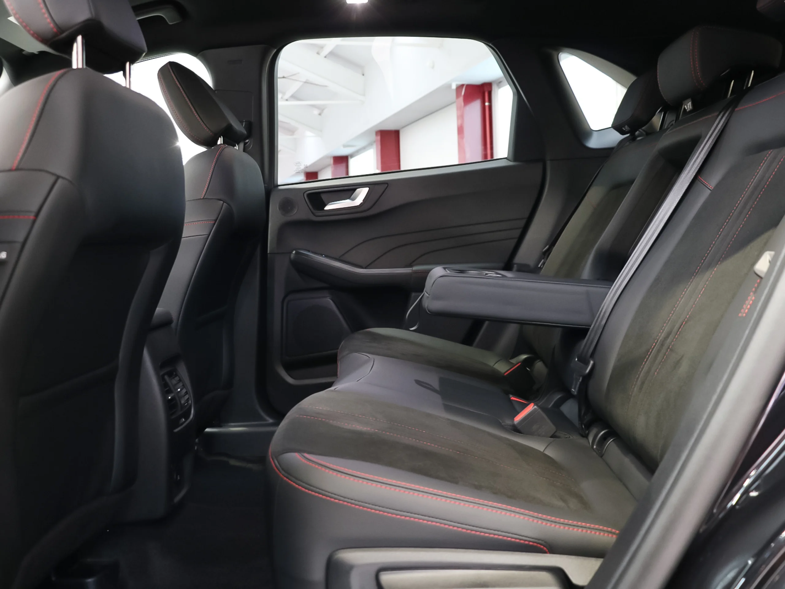 Ford Kuga 2.5 Duratec PHEV ST-Line X Auto 178 kW (243 CV) - Foto 14
