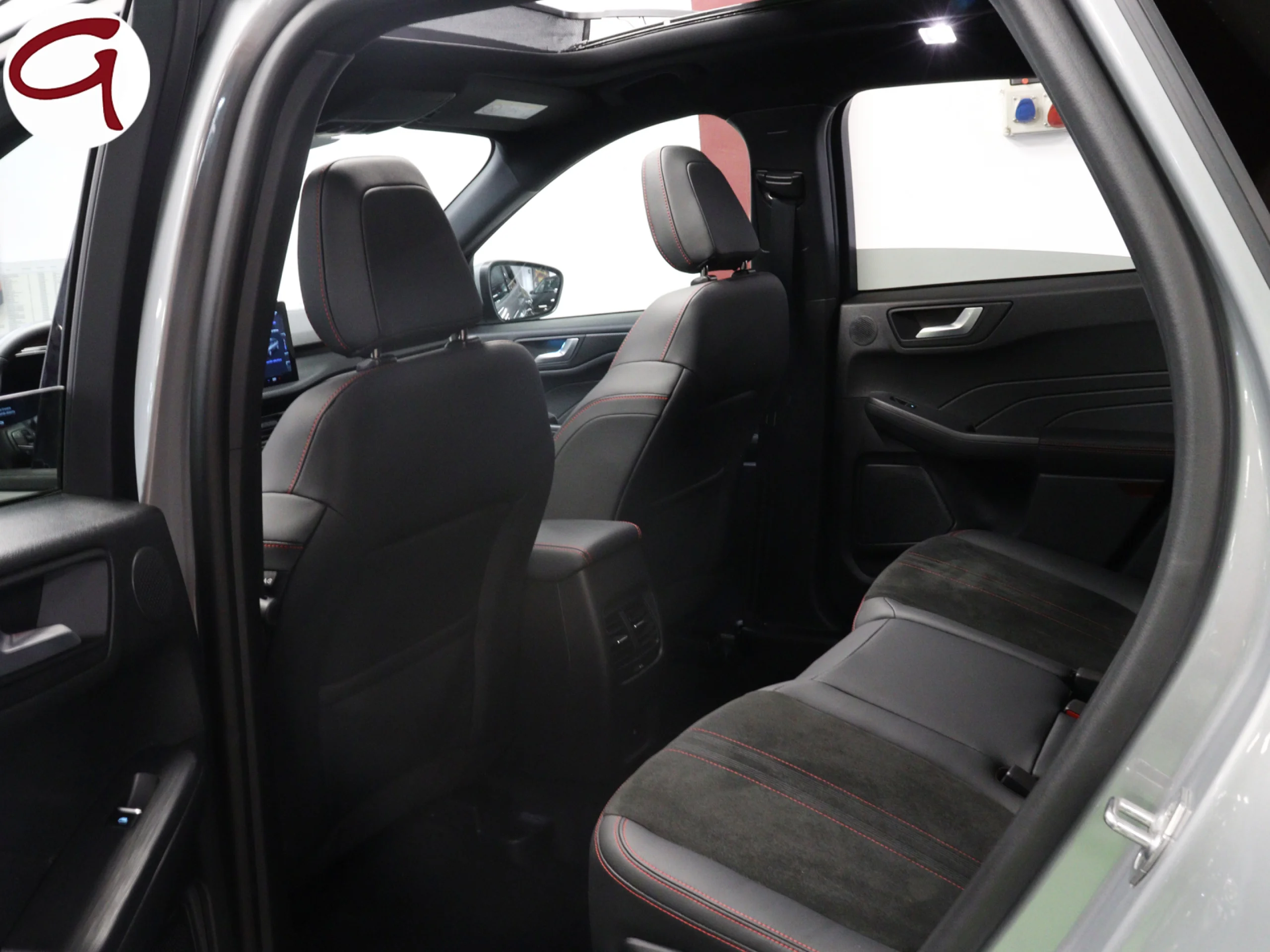 Ford Kuga 2.5 Duratec PHEV ST-Line X Auto 178 kW (243 CV) - Foto 10