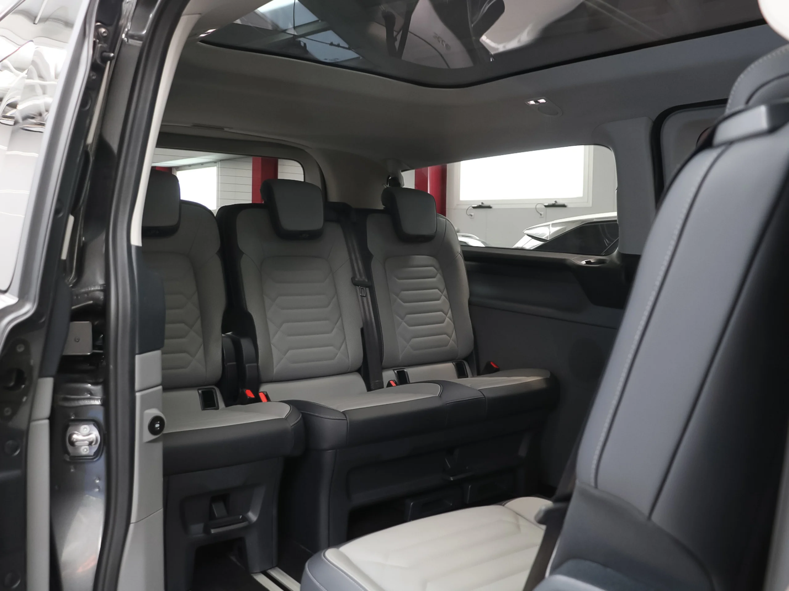 Ford Grand Tourneo Custom BEV 64kWh L2 Titanium X 160 kW (218 CV) - Foto 7