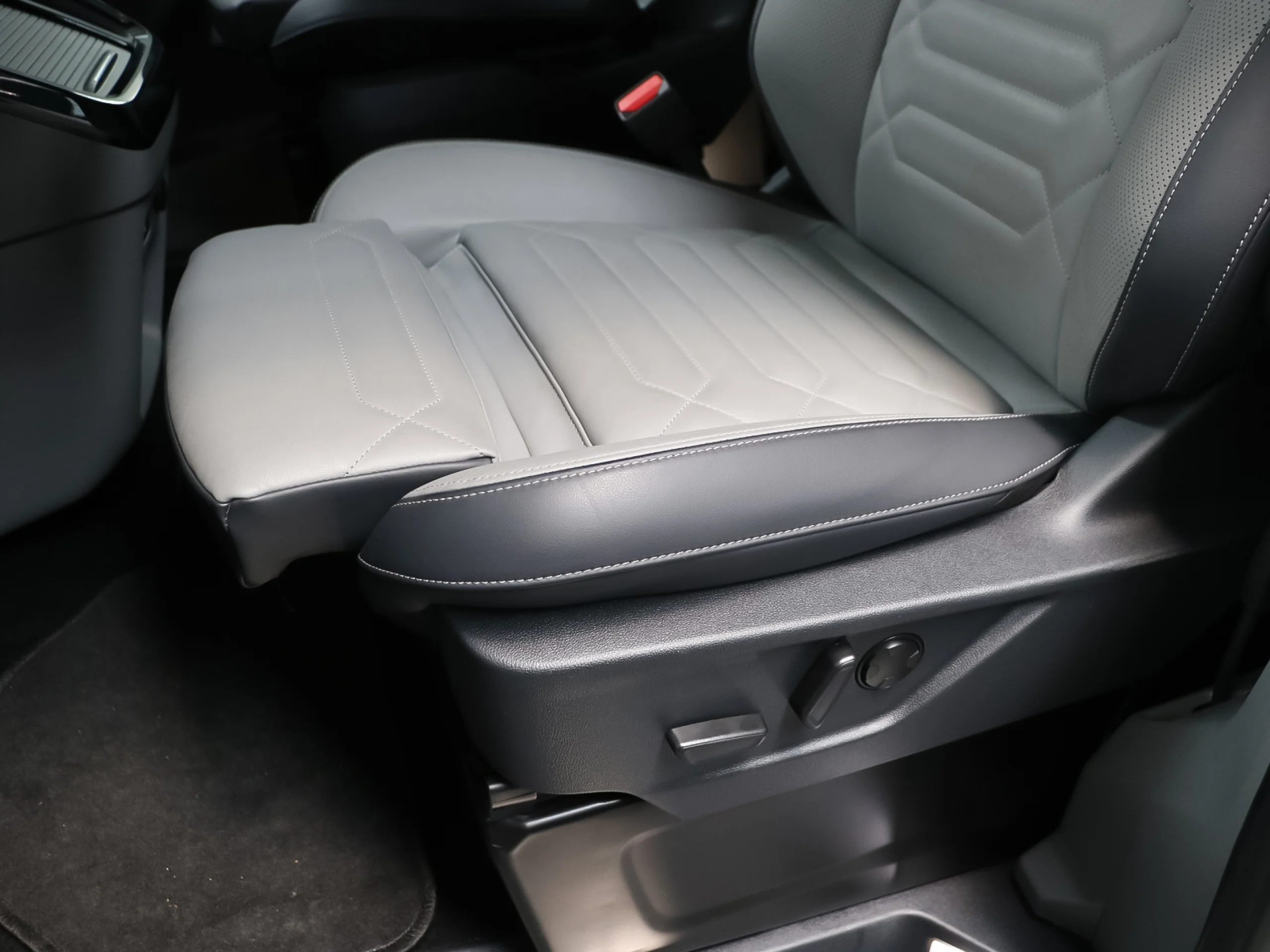Ford Grand Tourneo Custom BEV 64kWh L2 Titanium X 160 kW (218 CV) - Foto 10