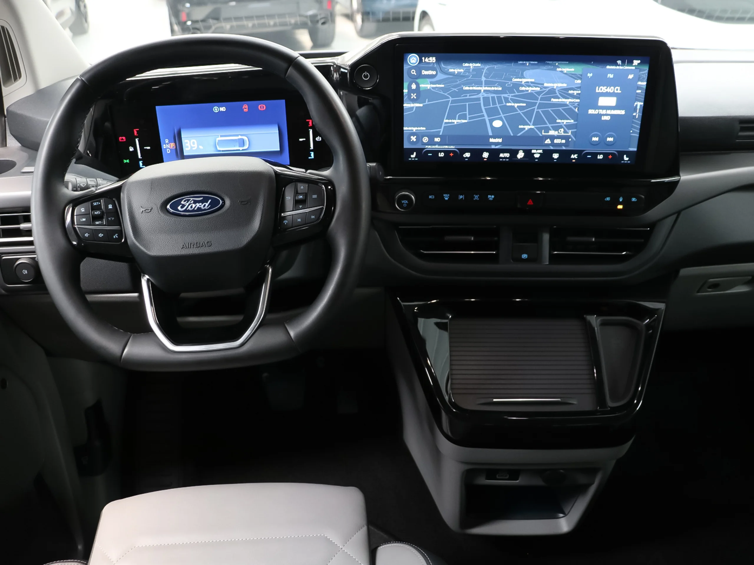 Ford Grand Tourneo Custom BEV 64kWh L2 Titanium X 160 kW (218 CV) - Foto 18
