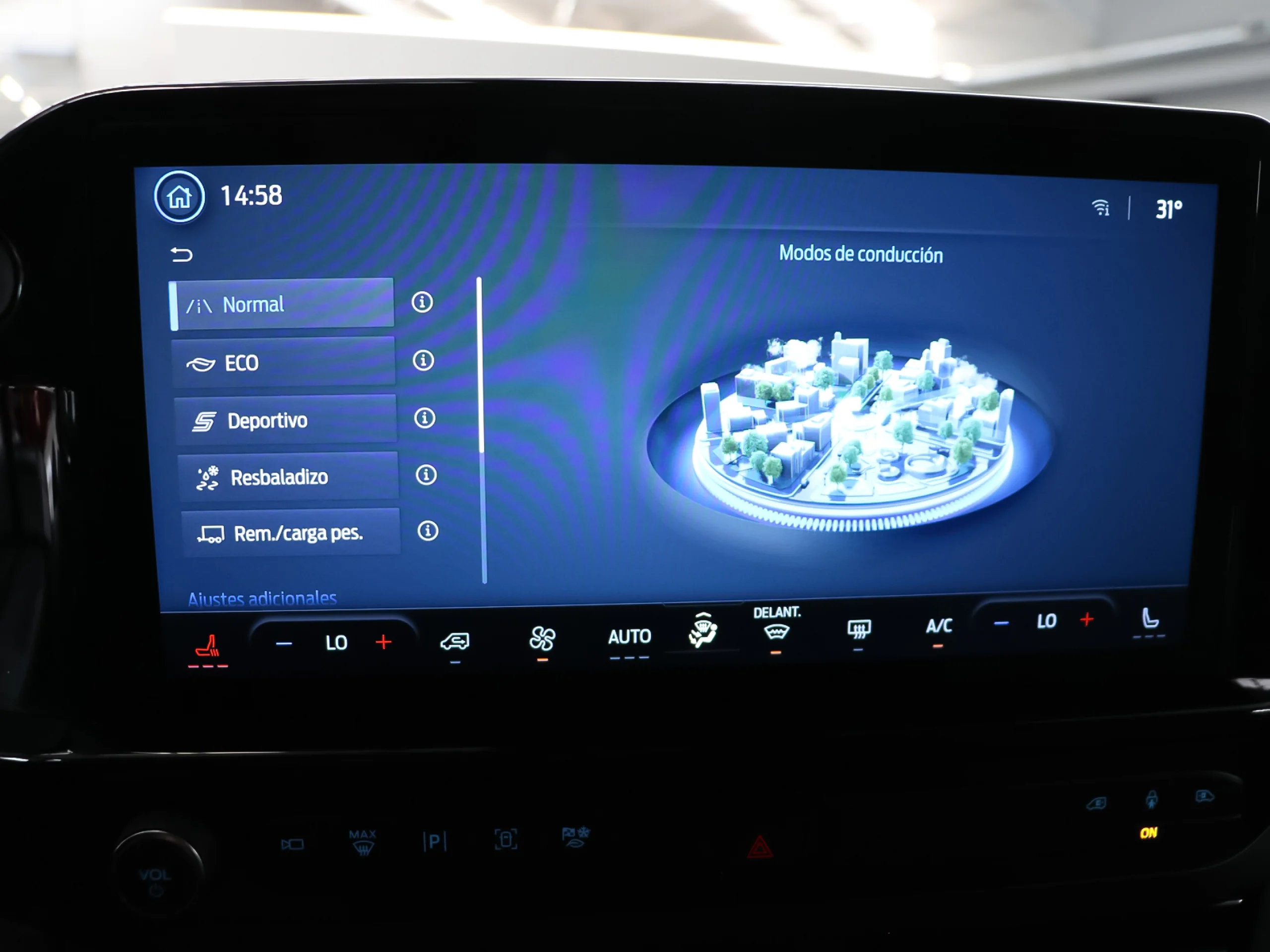 Ford Grand Tourneo Custom BEV 64kWh L2 Titanium X 160 kW (218 CV) - Foto 31