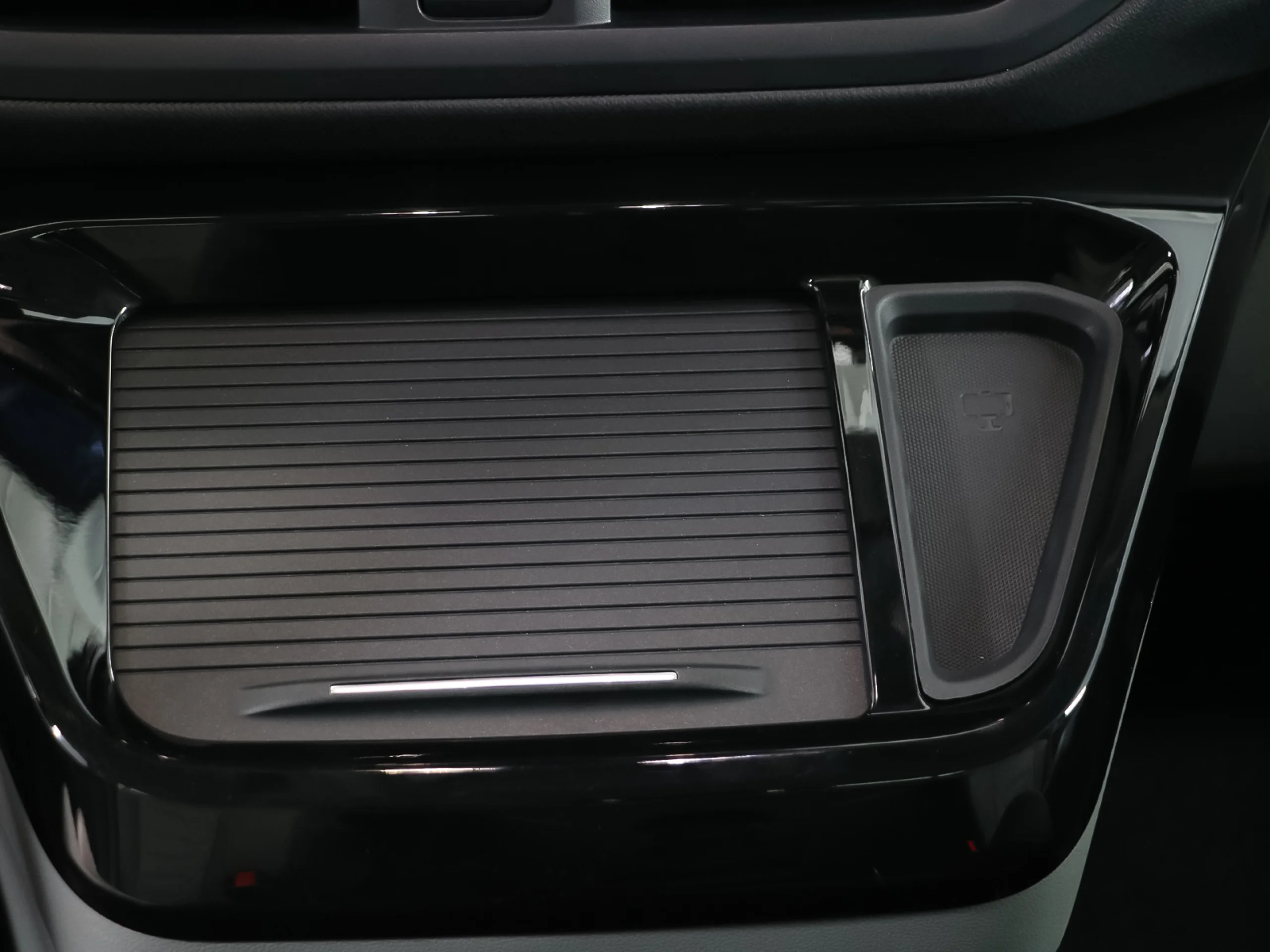 Ford Grand Tourneo Custom BEV 64kWh L2 Titanium X 160 kW (218 CV) - Foto 43