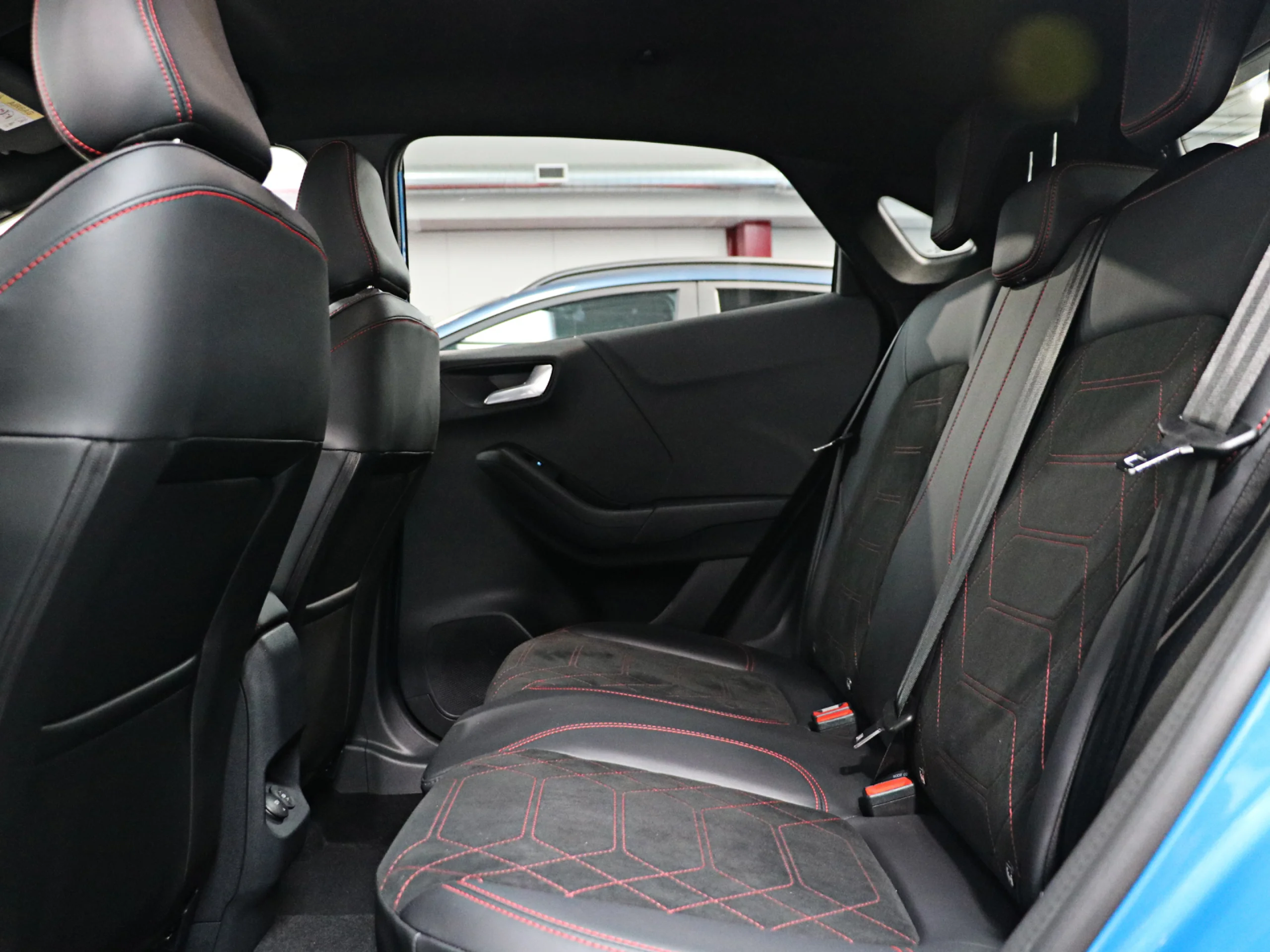 Ford Puma 1.0 EcoBoost MHEV ST-Line X 92 kW (125 CV) - Foto 11