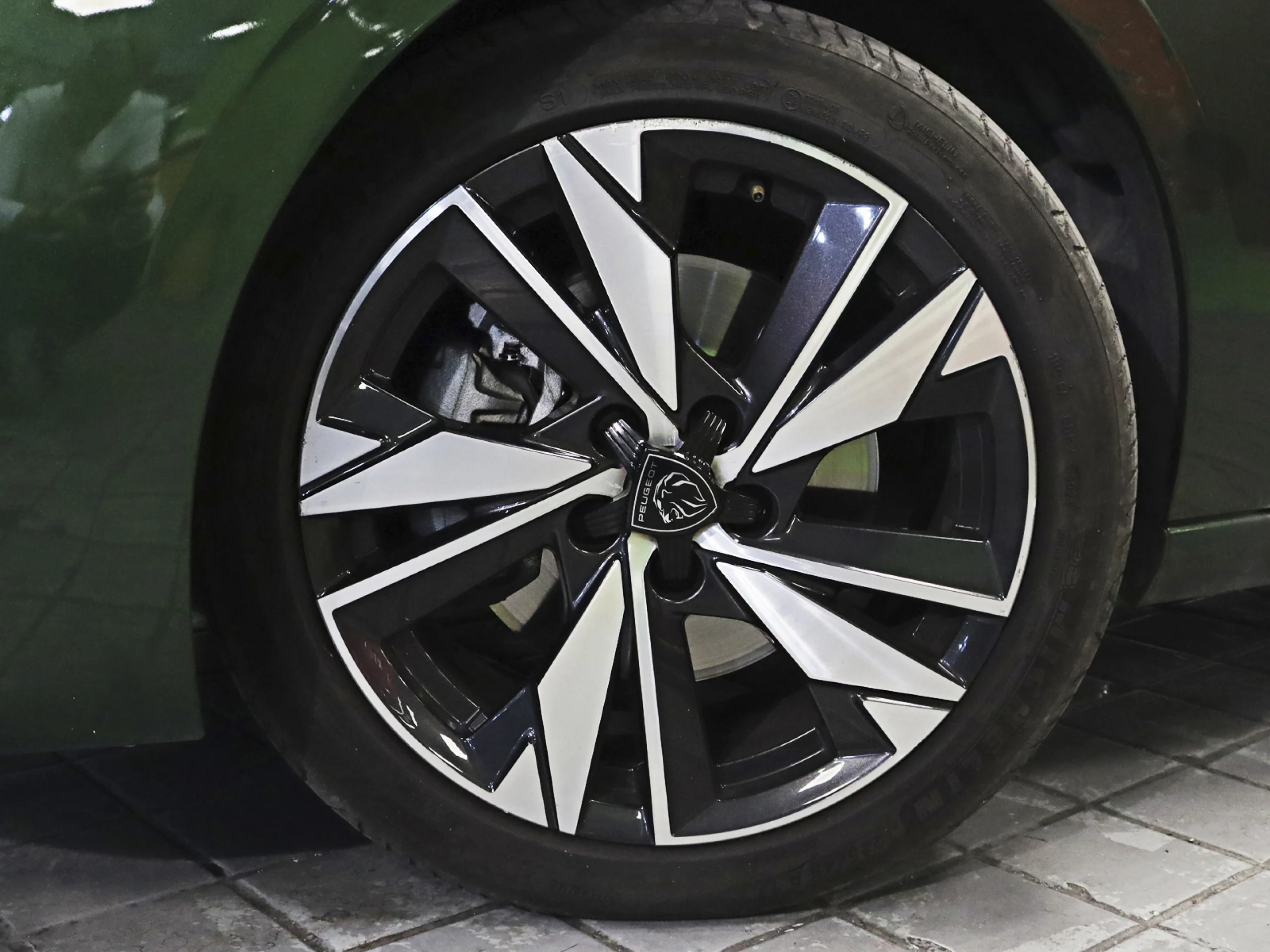 Peugeot 308 BlueHDi 130 S&S Allure EAT8 96 kW (130 CV) - Foto 23