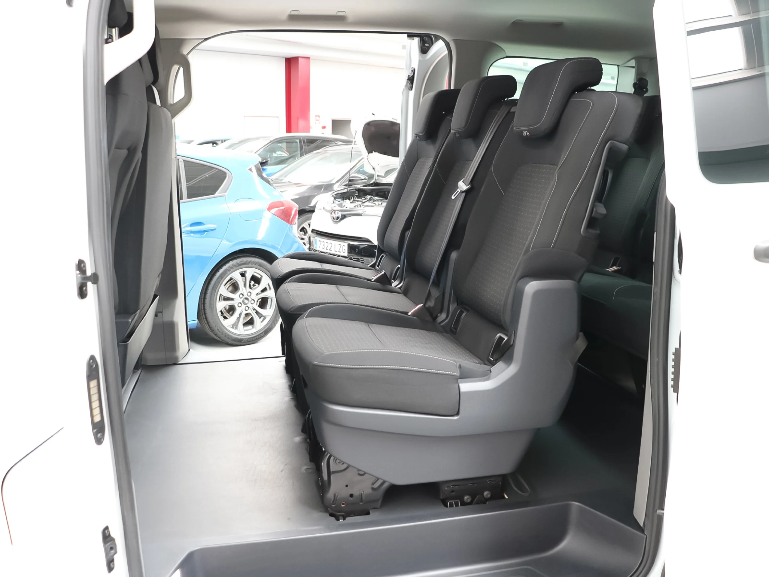 Ford Transit Custom Kombi 2.0 EcoBlue 320 L1 Trend 100 kW (136 CV) - Foto 10