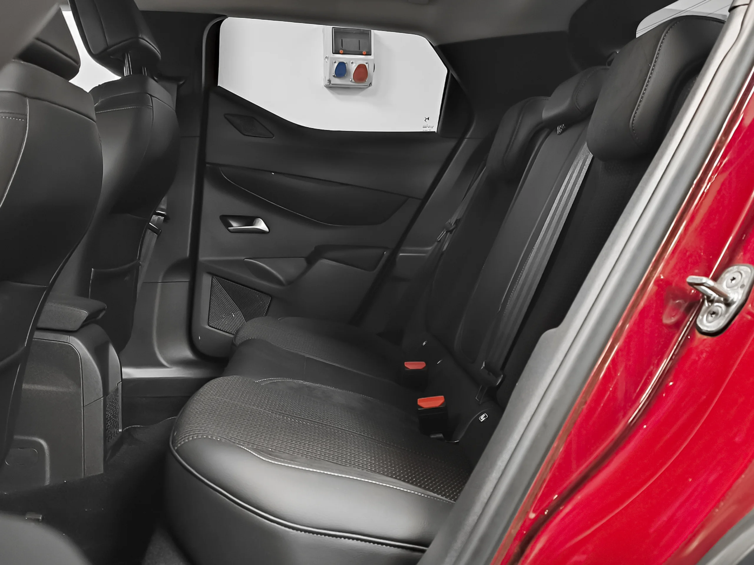 DS DS3 E-Tense Performance Line+ 115 kW (156 CV) - Foto 6