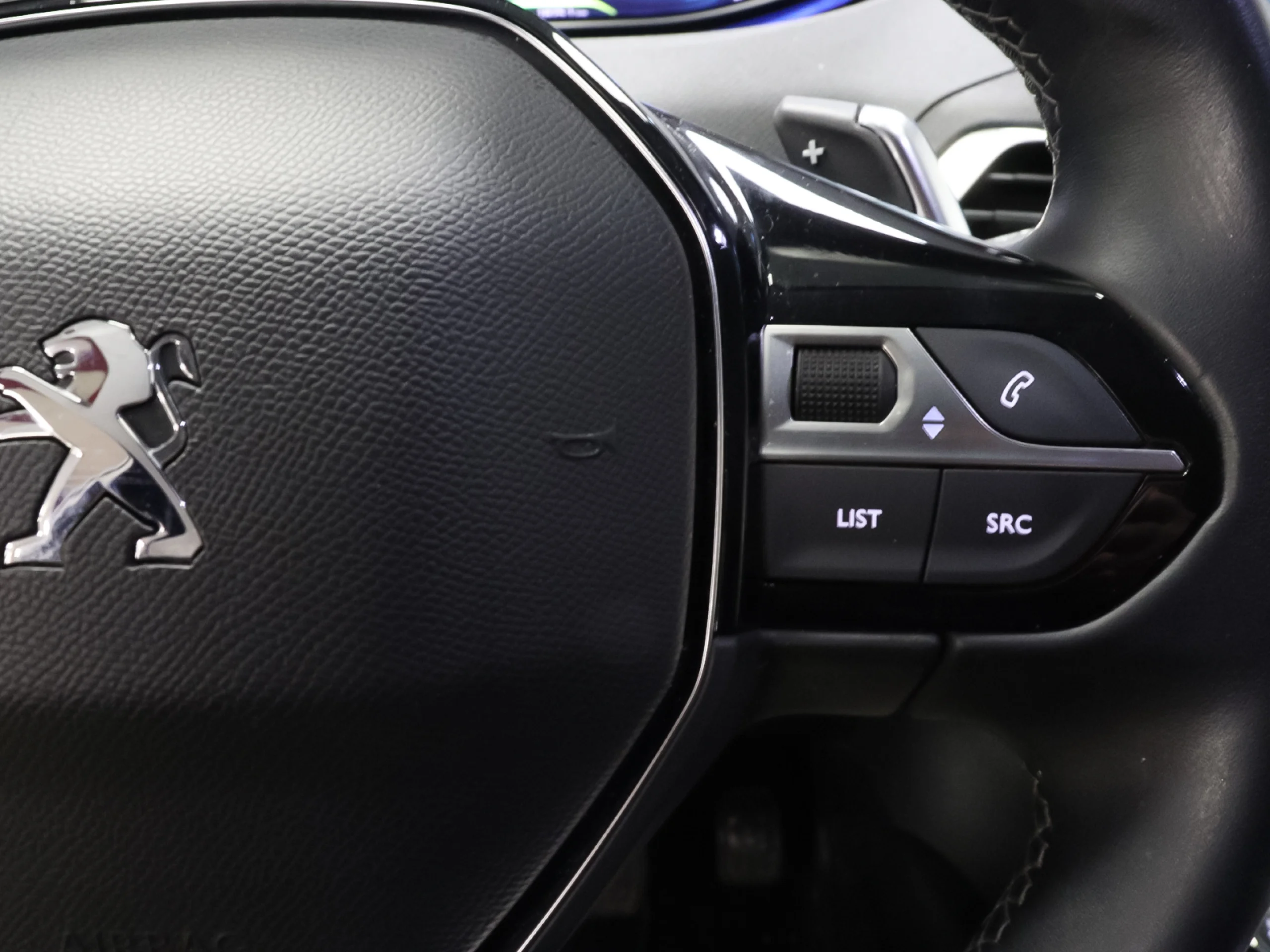 Peugeot 3008 Hybrid 225 Allure Pack e-EAT8 165 kW (225 CV) - Foto 15