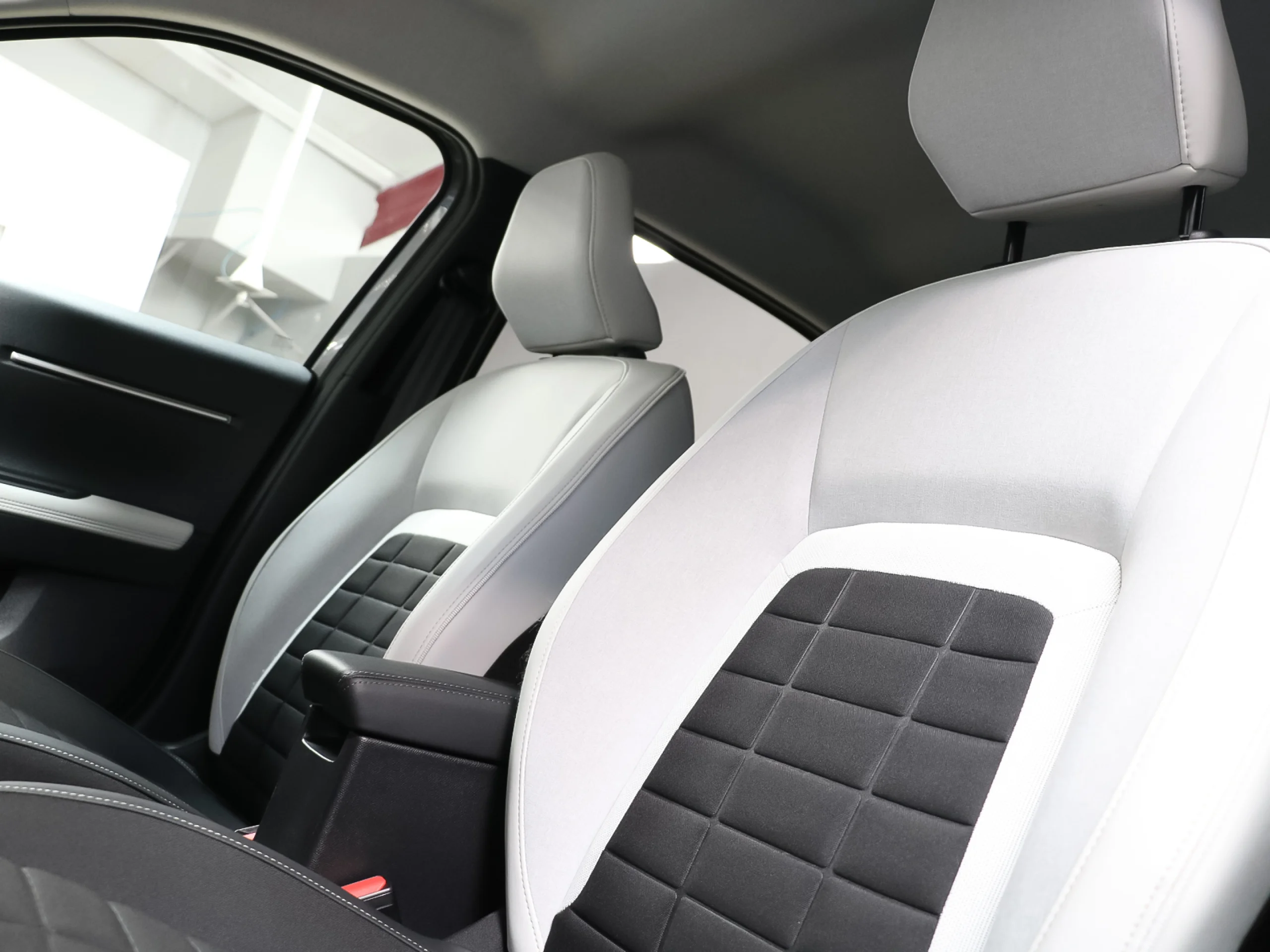 Citroen ë-C3 Eléctrico Max 83 kW (113 CV) - Foto 7