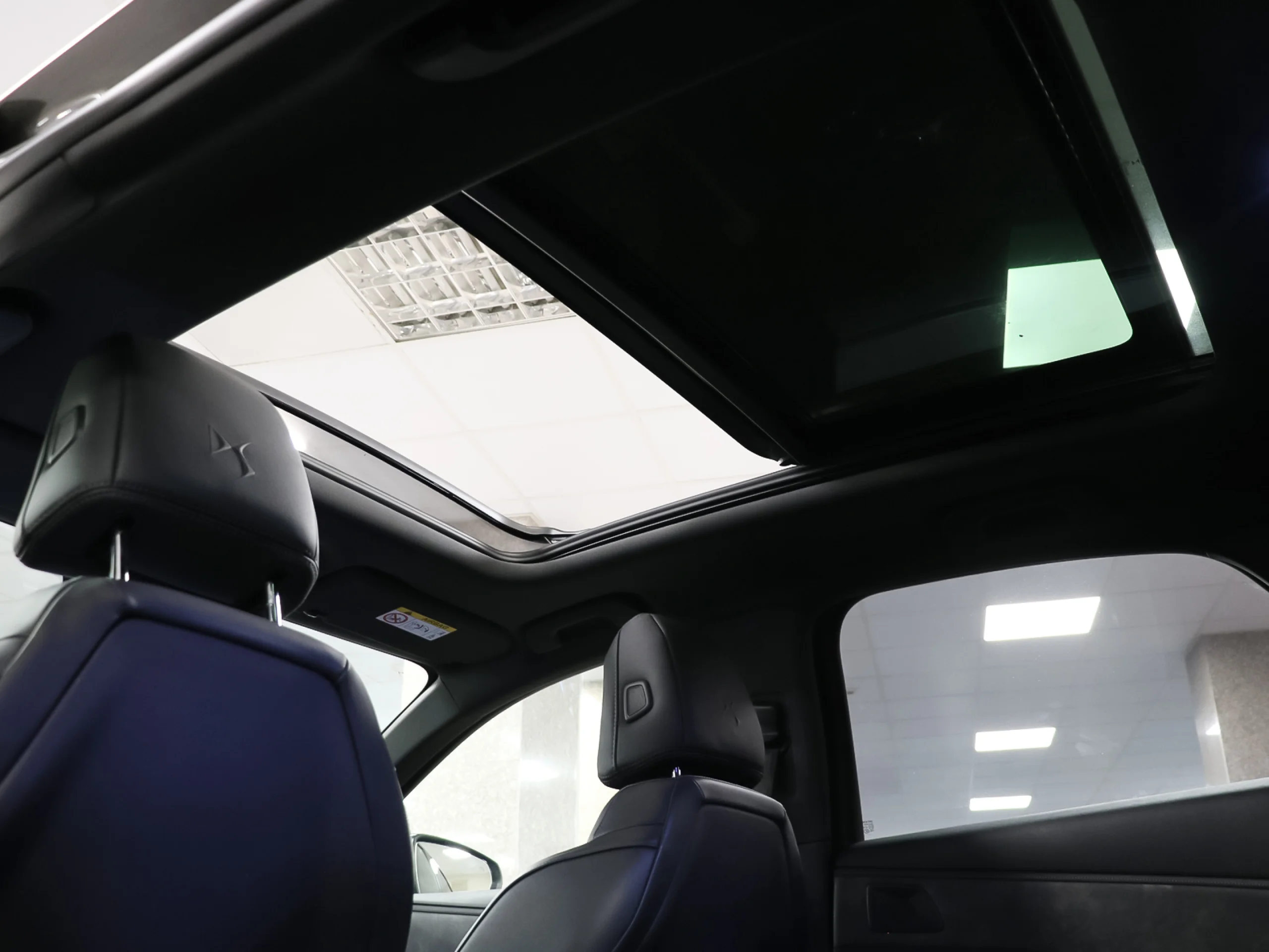 DS DS7 Crossback E-Tense 300 Louvre 4WD Auto 221 kW (300 CV) - Foto 9