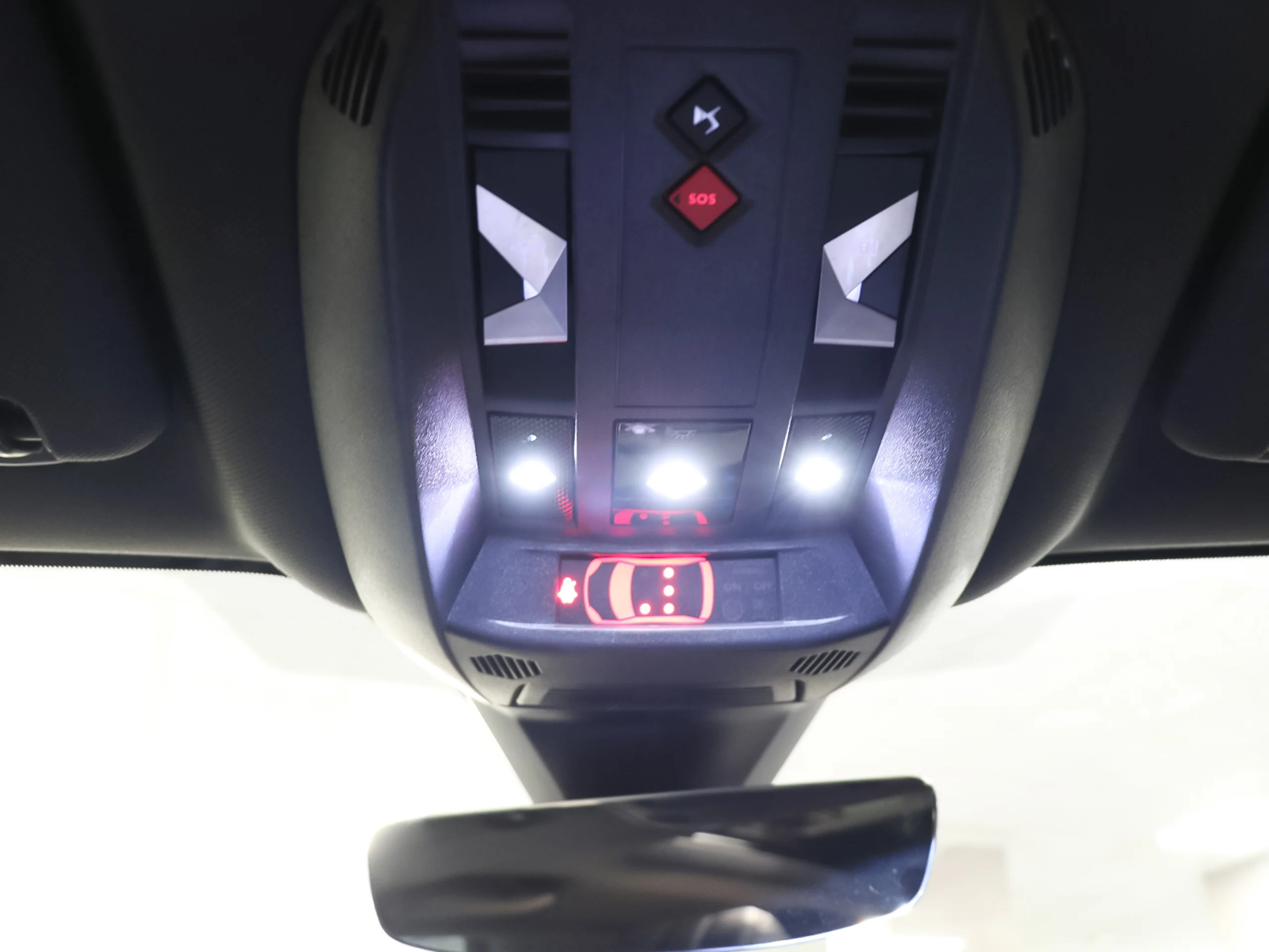 DS DS7 Crossback E-Tense 300 Louvre 4WD Auto 221 kW (300 CV) - Foto 24