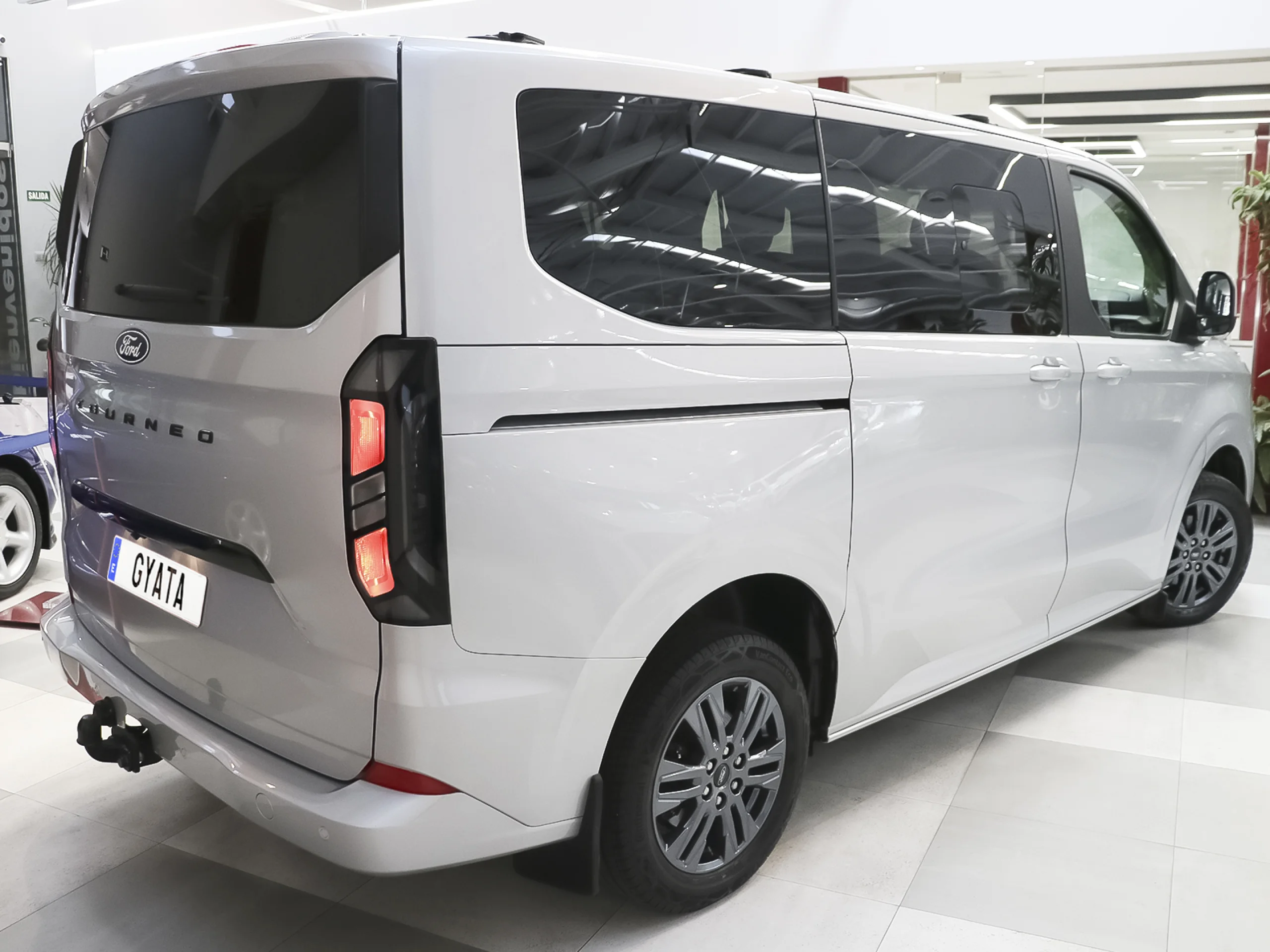 Ford Tourneo Custom 2.0 Ecoblue L1 Titanium Auto 125 kW (170 CV) - Foto 3