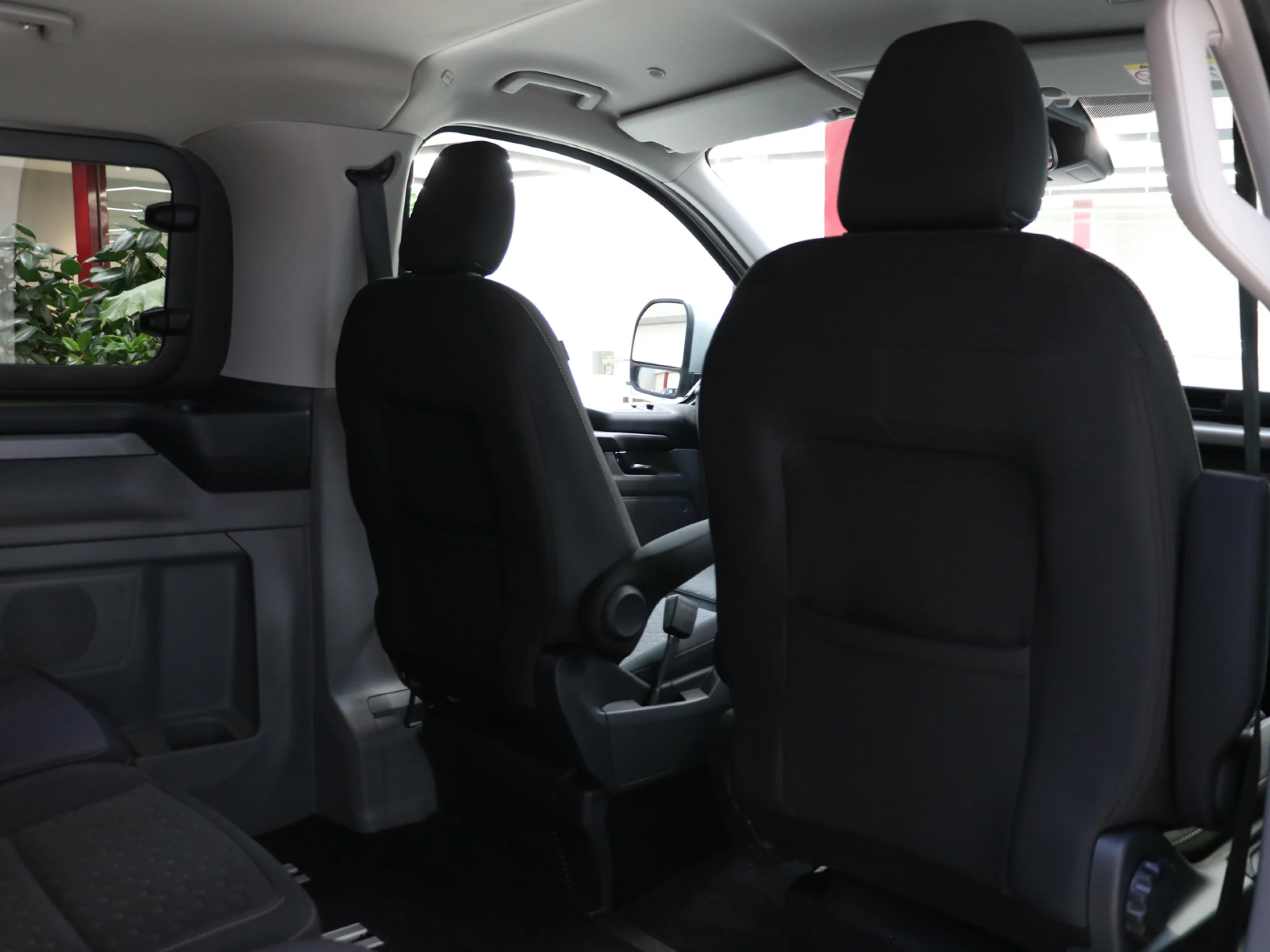 Ford Tourneo Custom 2.0 Ecoblue L1 Titanium Auto 125 kW (170 CV) - Foto 9