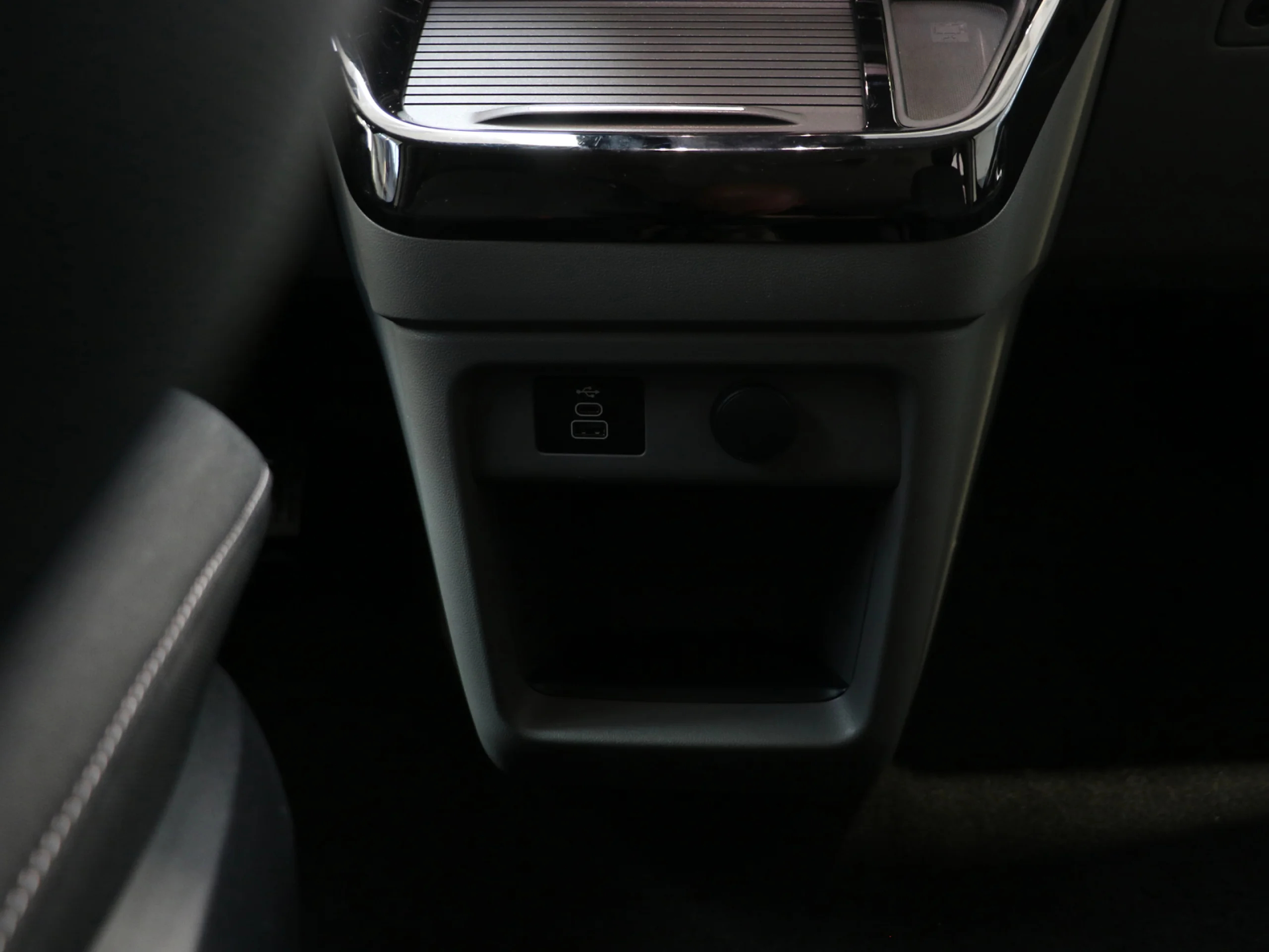 Ford Tourneo Custom 2.0 Ecoblue L1 Titanium Auto 125 kW (170 CV) - Foto 37