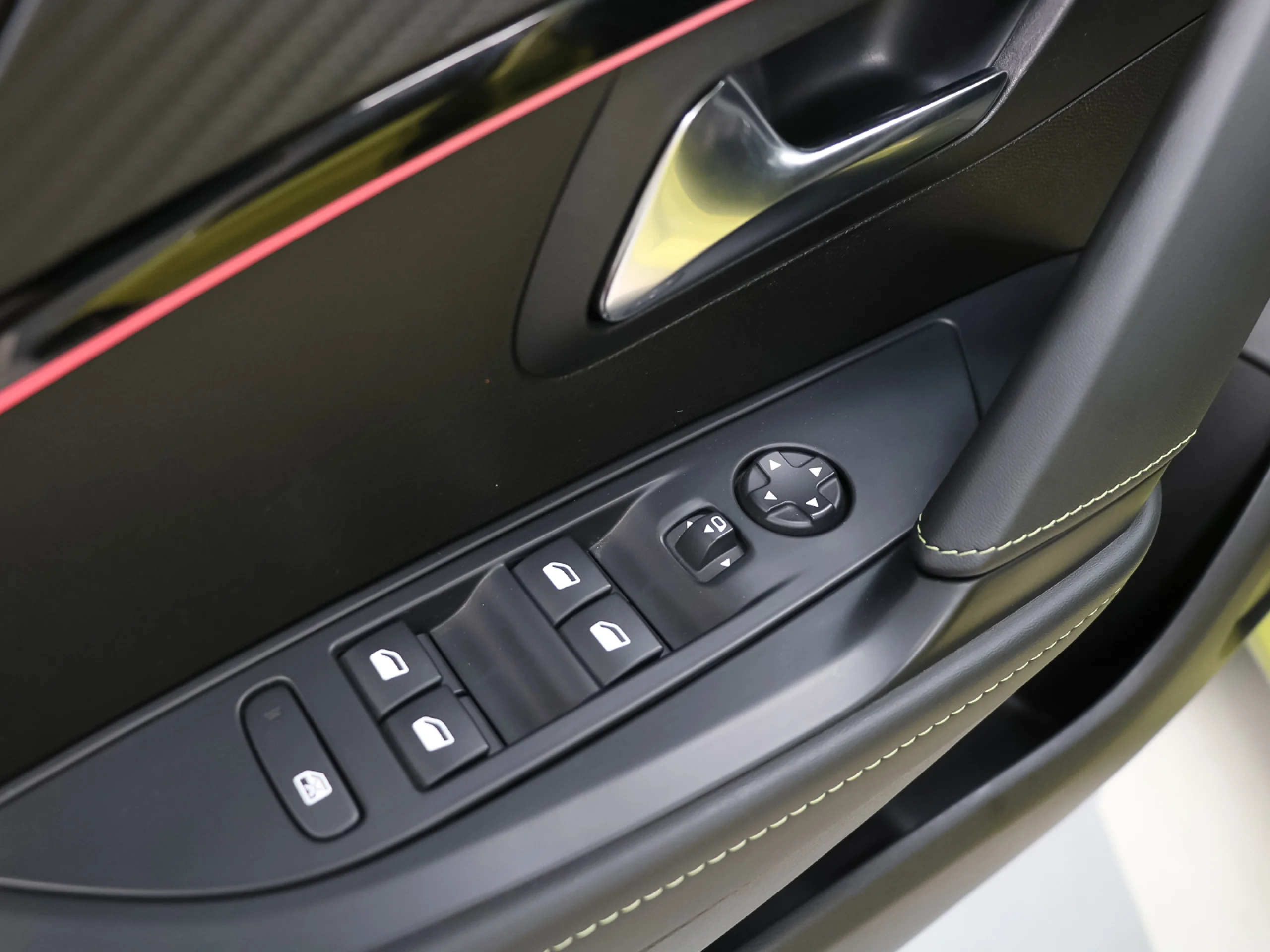 Peugeot E-208 Eléctrico GT 115 kW (156 CV) - Foto 32