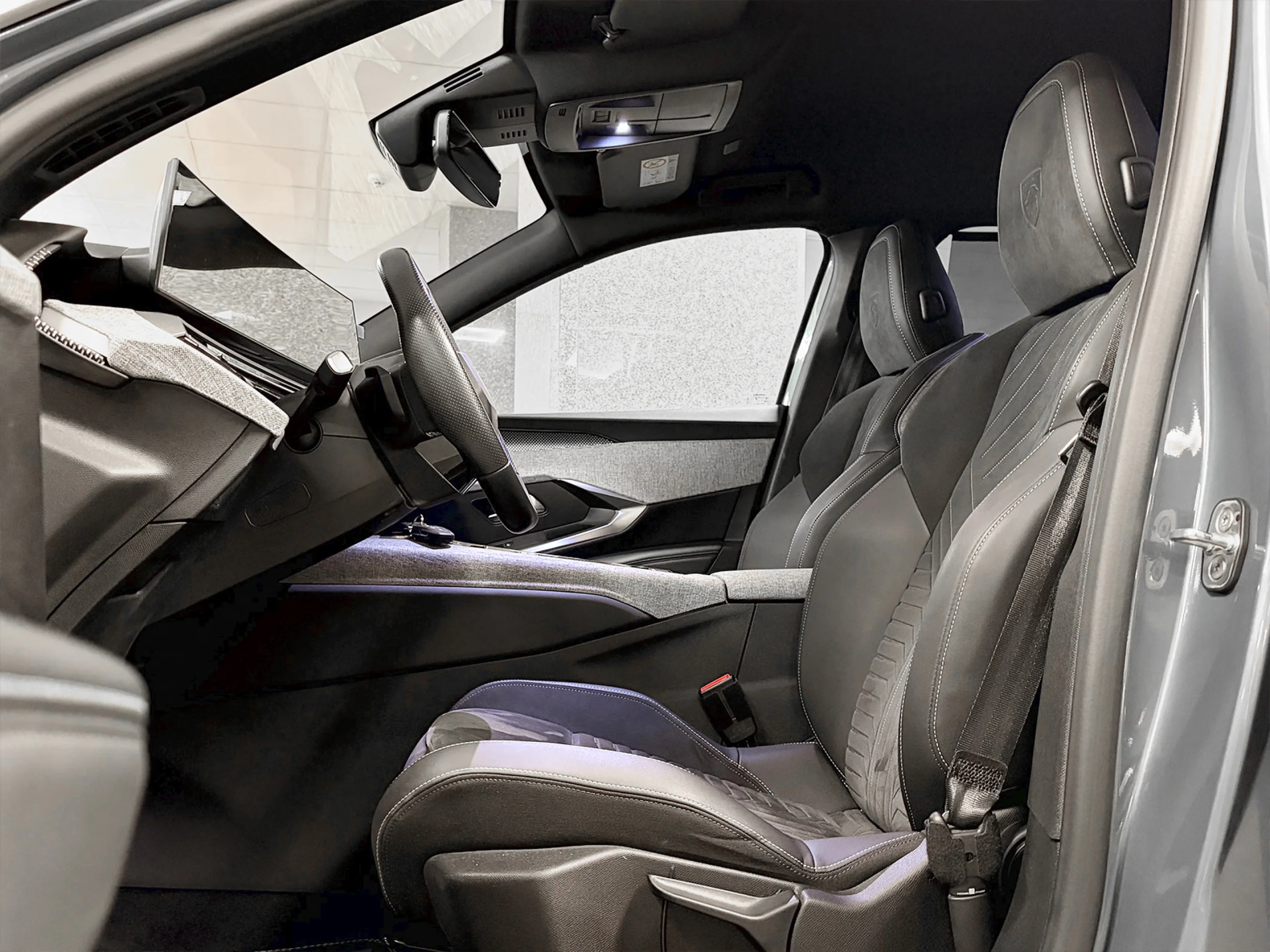Peugeot 5008 Hybrid 1.2 GT eDCS6 100 kW (136 CV) - Foto 4
