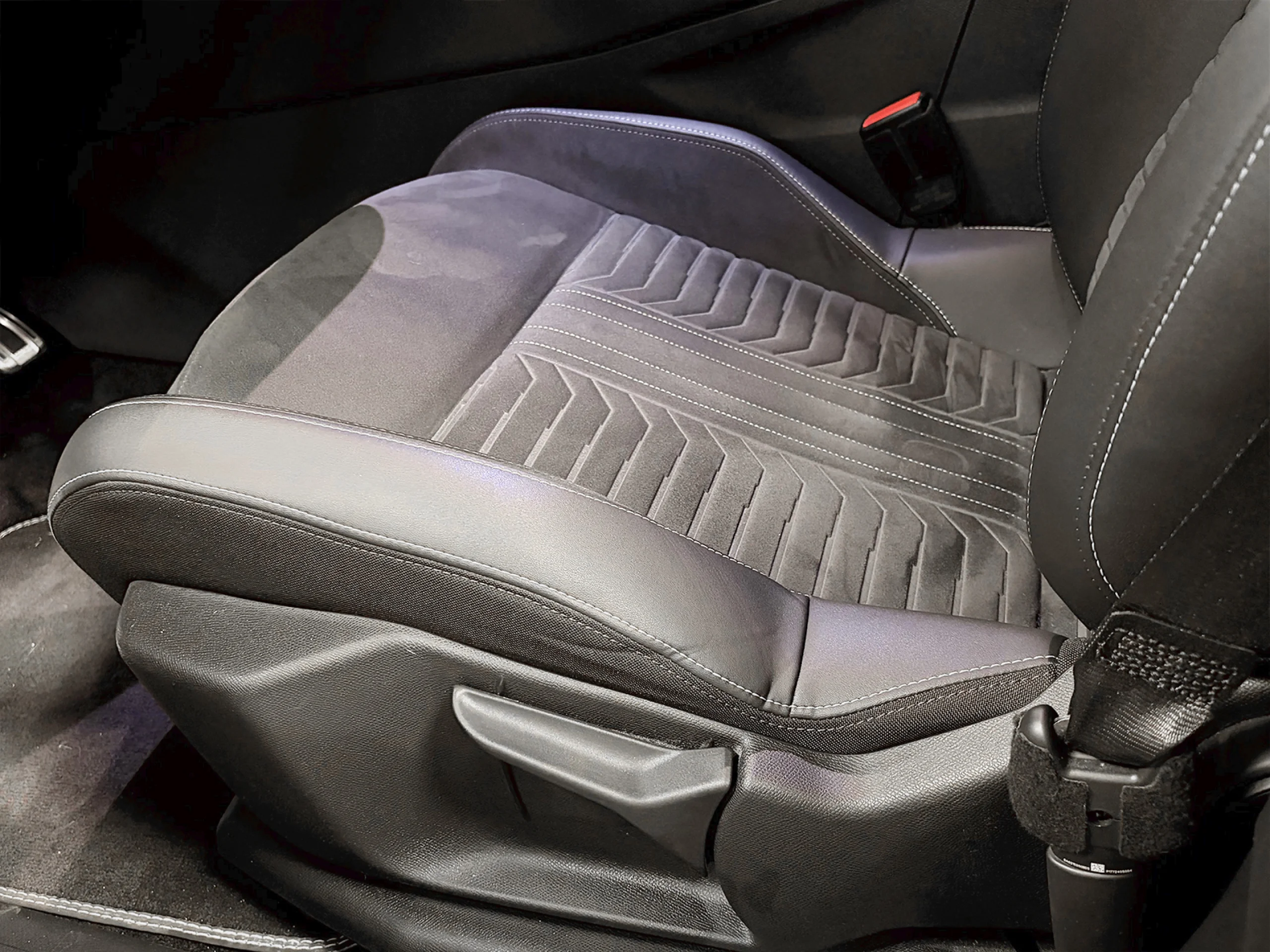 Peugeot 5008 Hybrid 1.2 GT eDCS6 100 kW (136 CV) - Foto 6