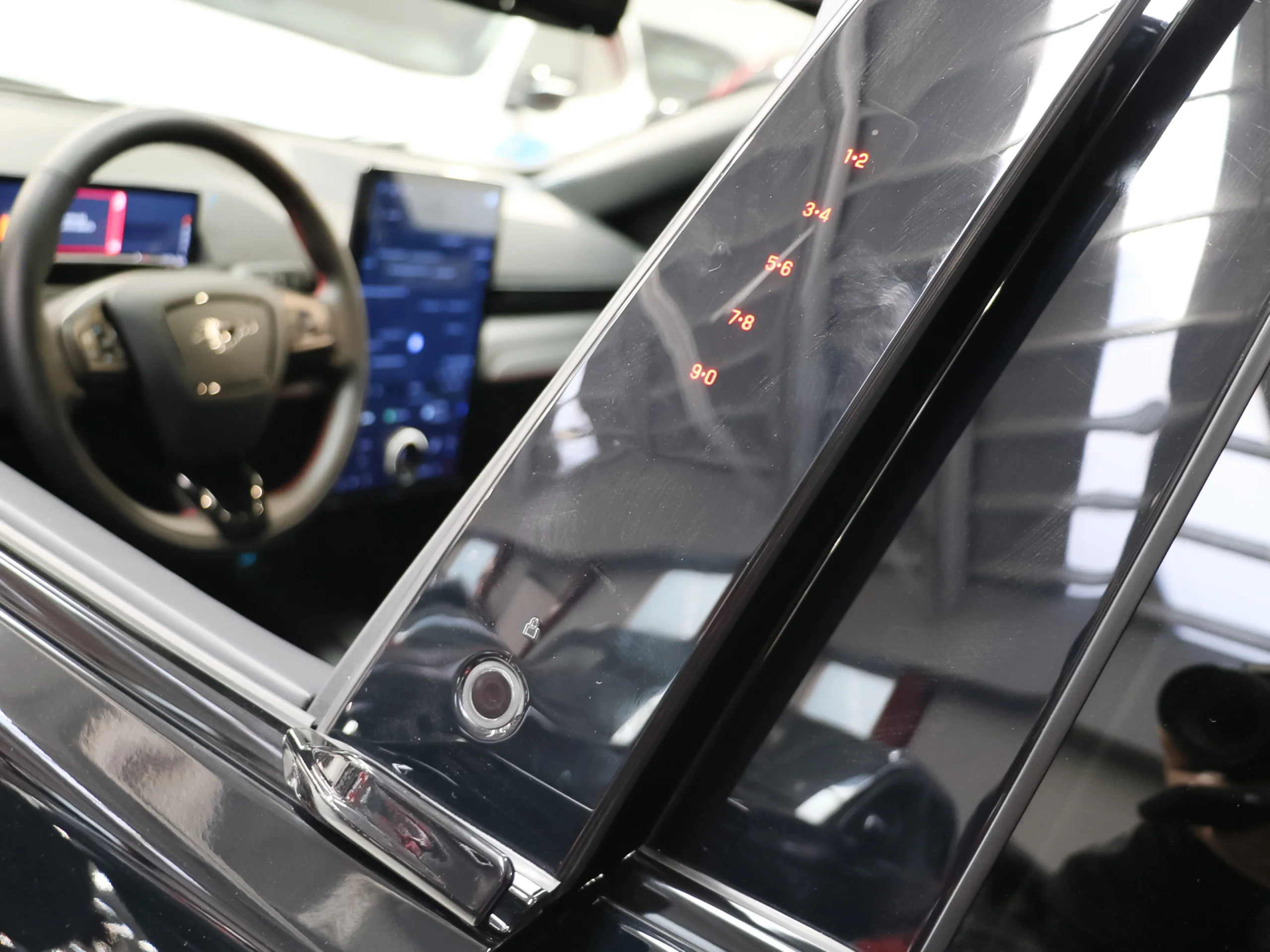 Ford Mustang Mach-E Premium RWD Rango Extendido 216 kW (294 CV) - Foto 27