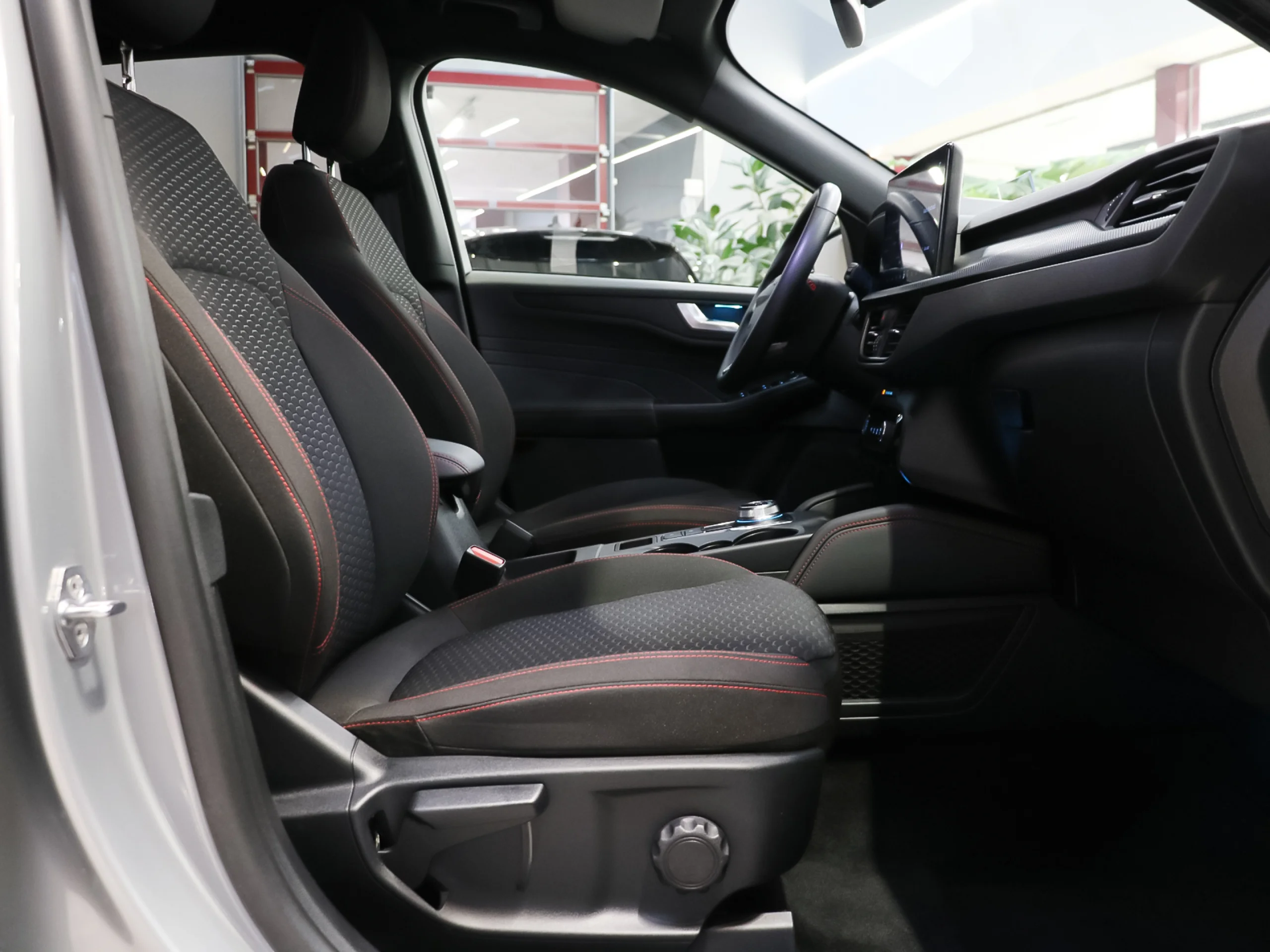 Ford Kuga 2.5 Duratec PHEV ST-Line Auto 178 kW (243 CV) - Foto 6