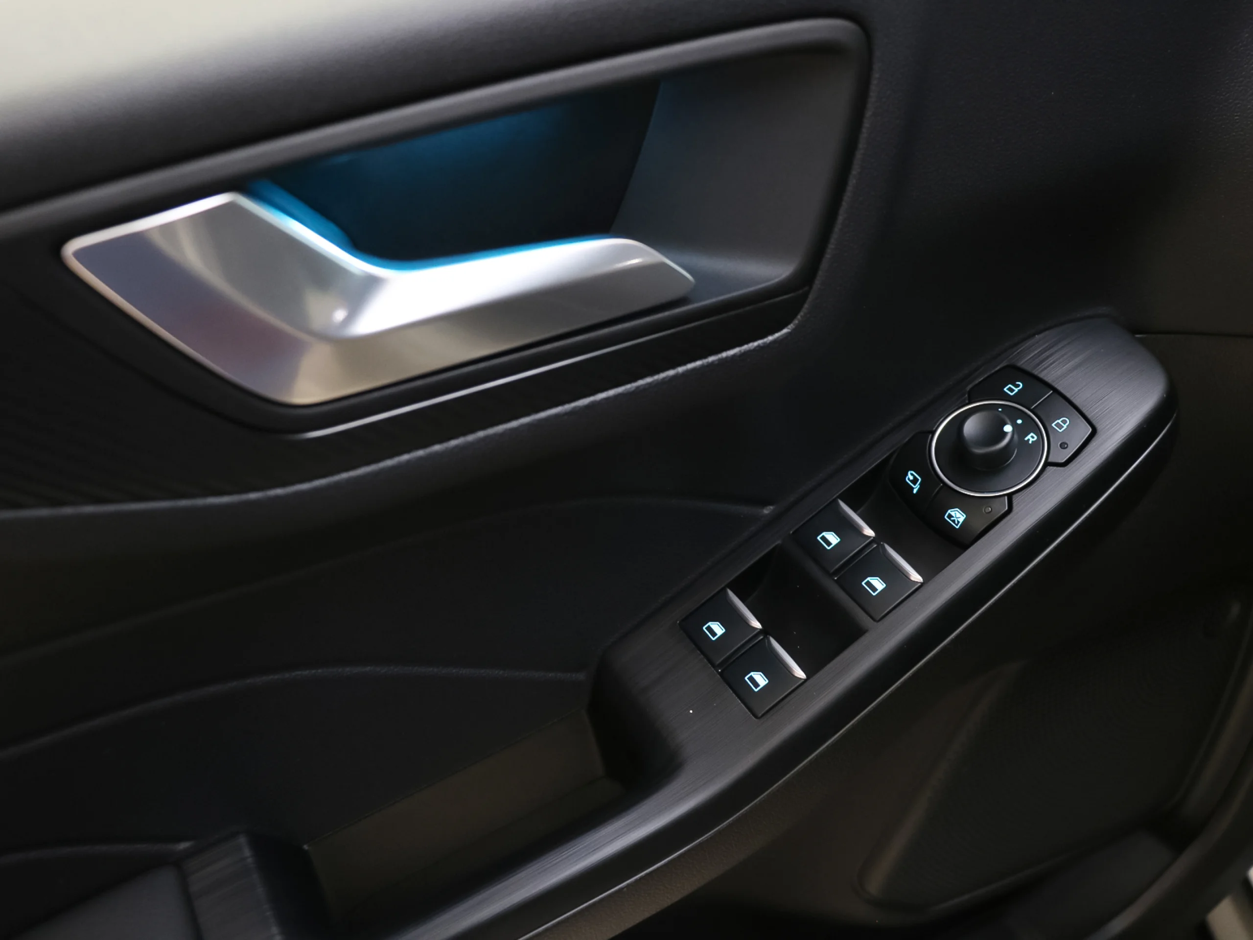 Ford Kuga 2.5 Duratec PHEV ST-Line Auto 178 kW (243 CV) - Foto 39