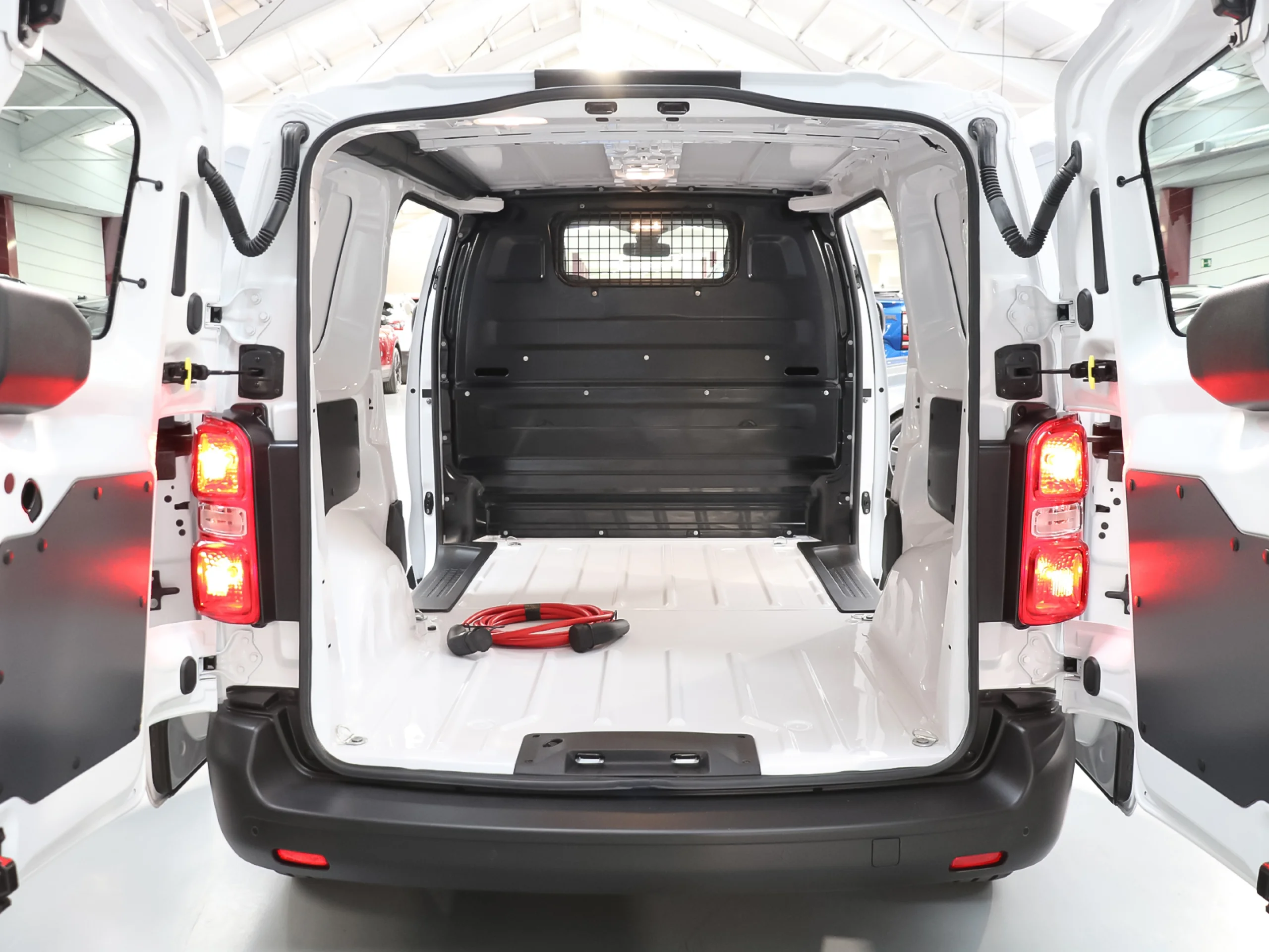 Citroen ë-Jumpy Furgon ë-Jumpy 75 KWh Talla M 100 kW (136 CV) - Foto 30