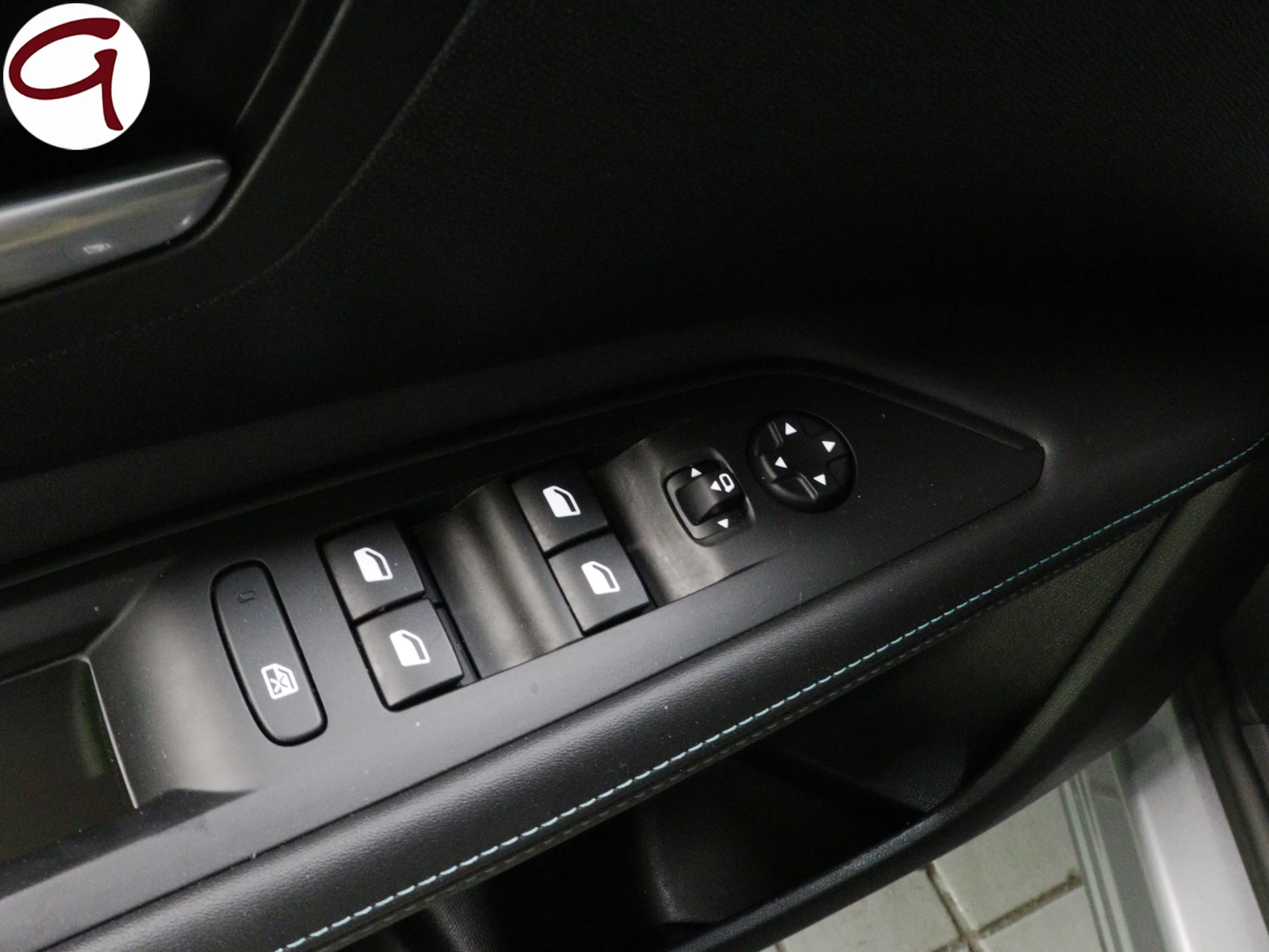 Peugeot 3008 Hybrid 180 Allure Pack e-EAT8 132 kW (180 CV) - Foto 8