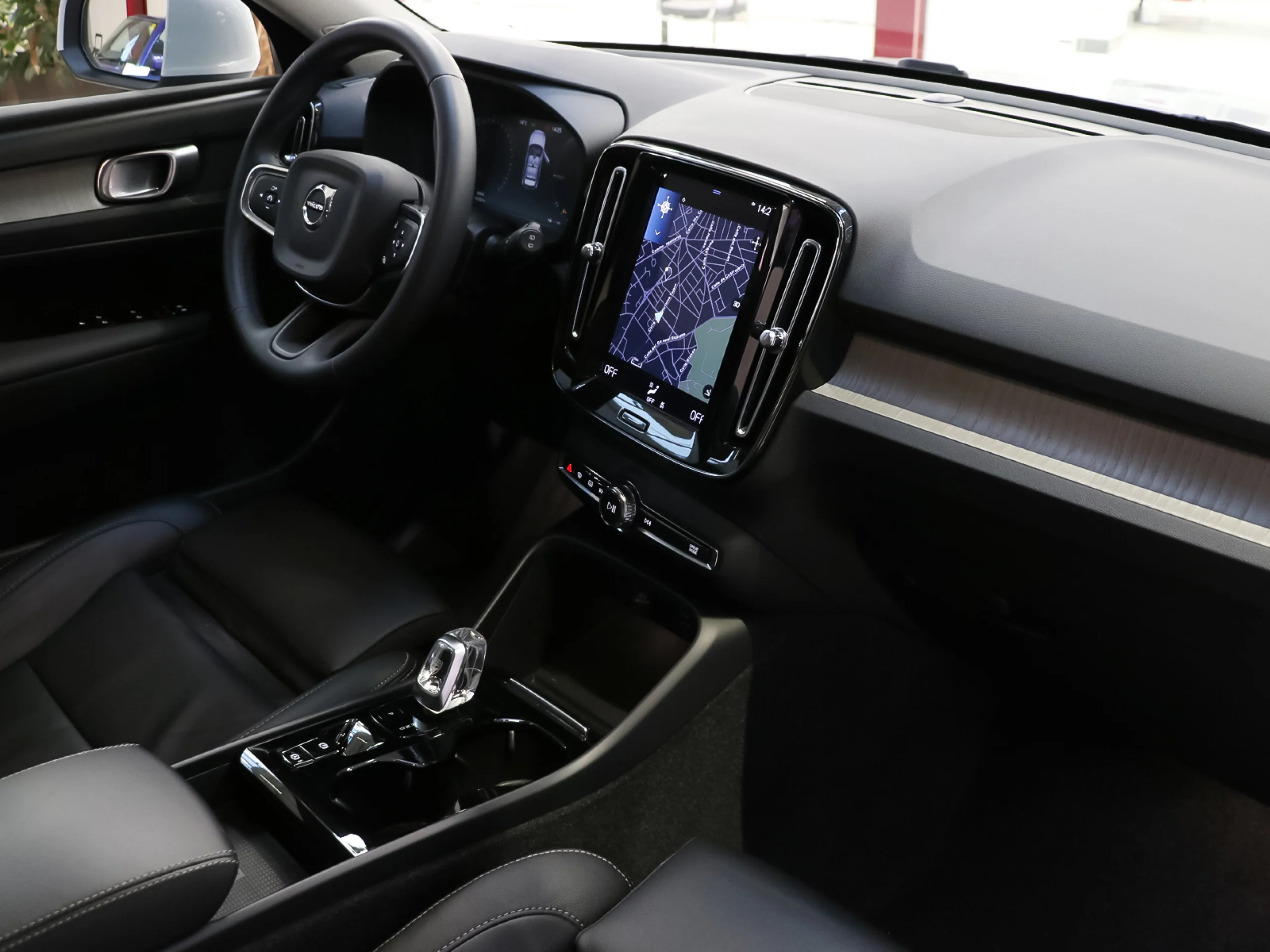 Volvo XC40 T4 Twin Recharge Inscription Auto 155 kW (211 CV) - Foto 5