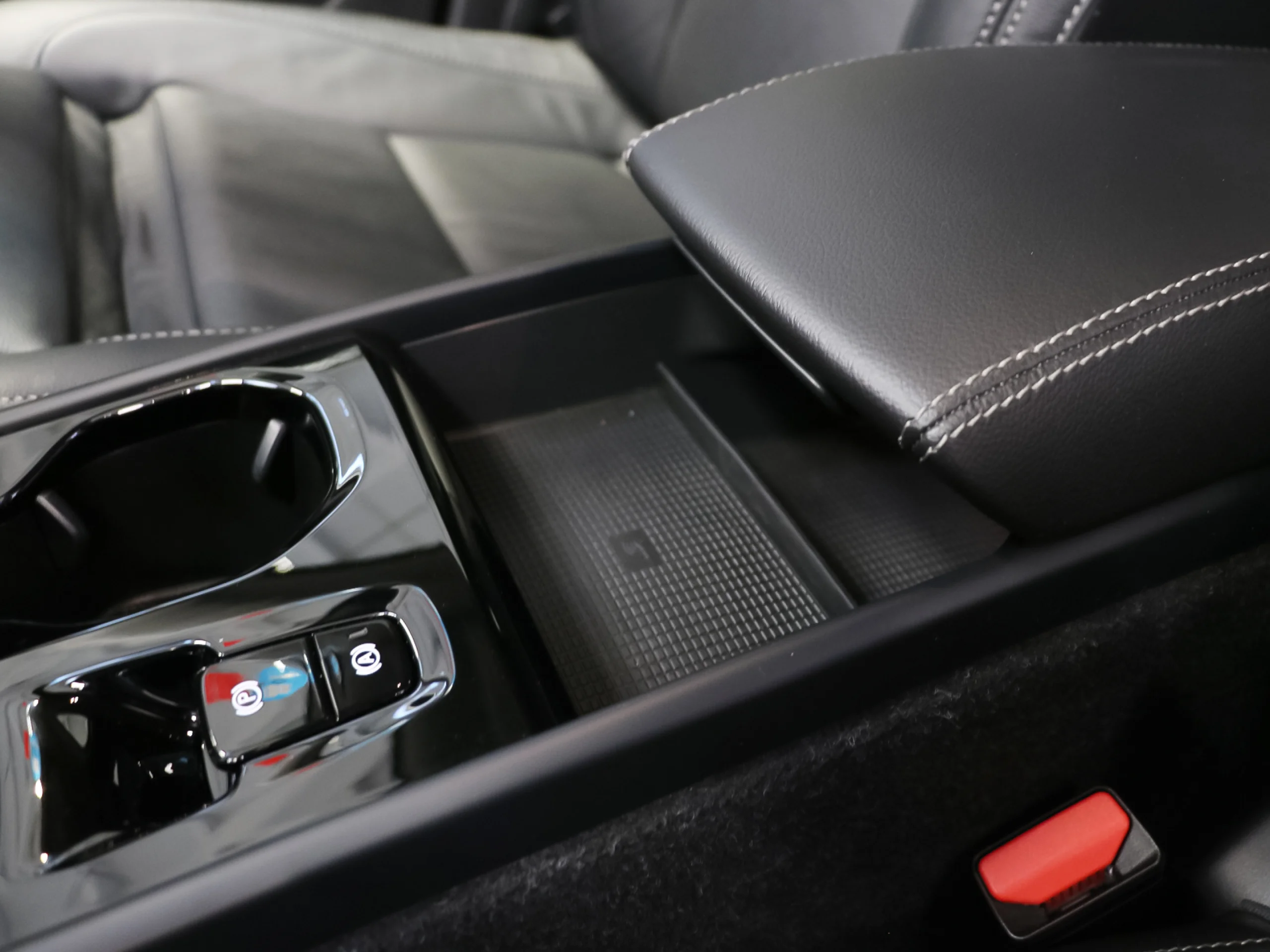 Volvo XC40 T4 Twin Recharge Inscription Auto 155 kW (211 CV) - Foto 25