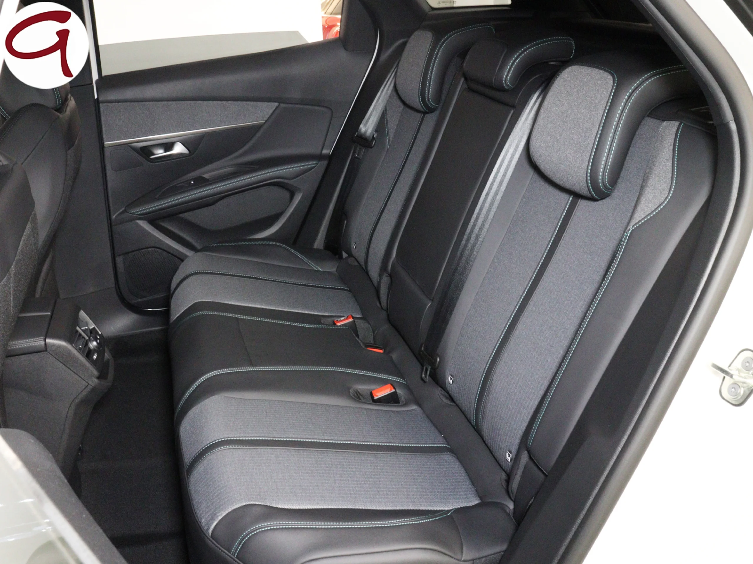 Peugeot 3008 Hybrid 225 Allure Pack e-EAT8 165 kW (225 CV) - Foto 8