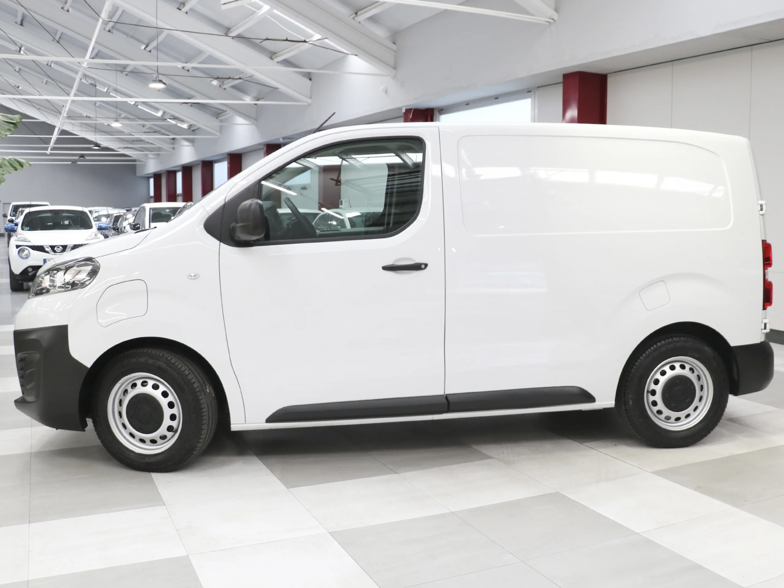 Fiat Scudo Furgón 50 kW L1 Business 100 kW (136 CV) - Foto 2