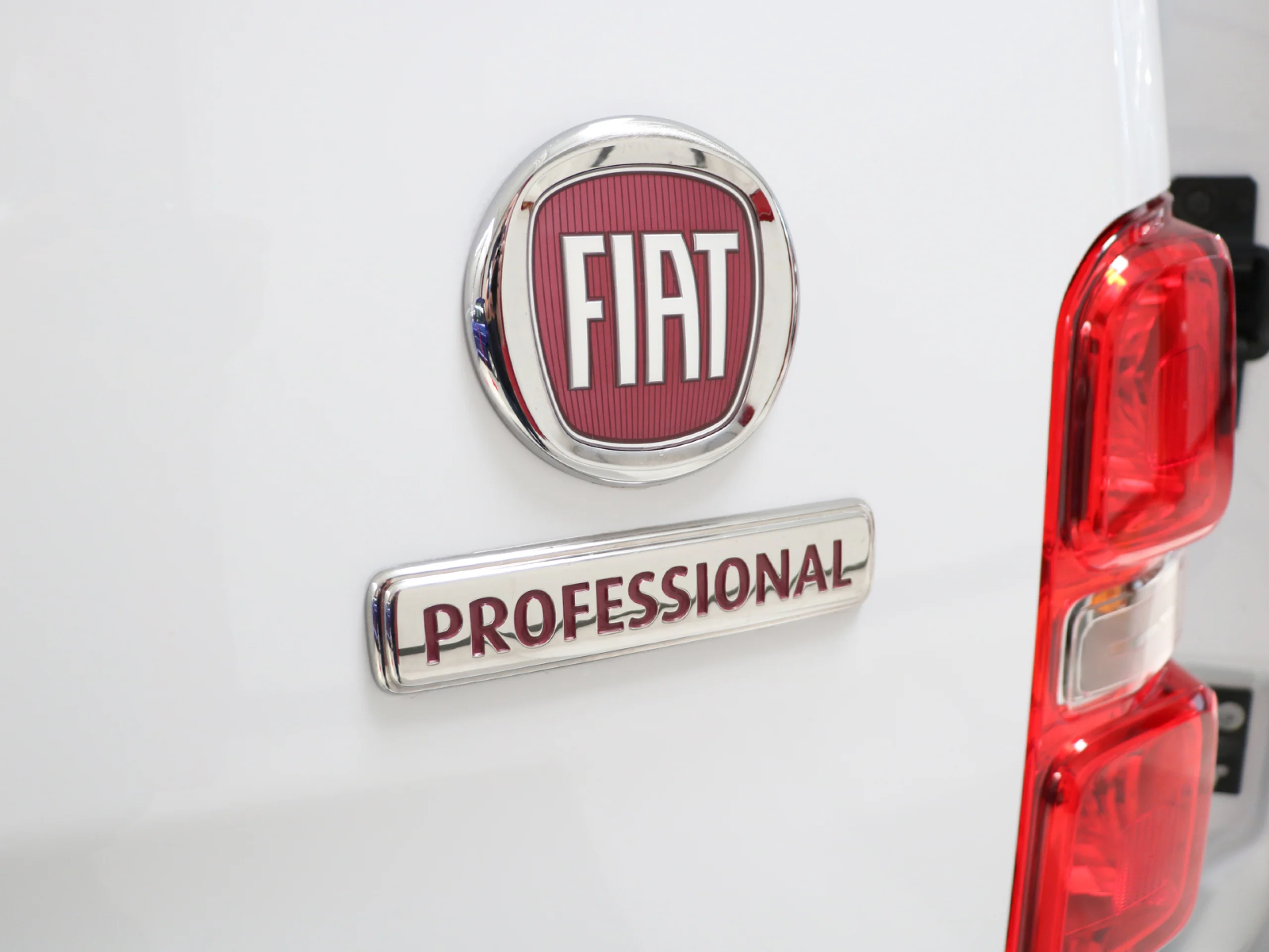 Fiat Scudo Furgón 50 kW L1 Business 100 kW (136 CV) - Foto 33