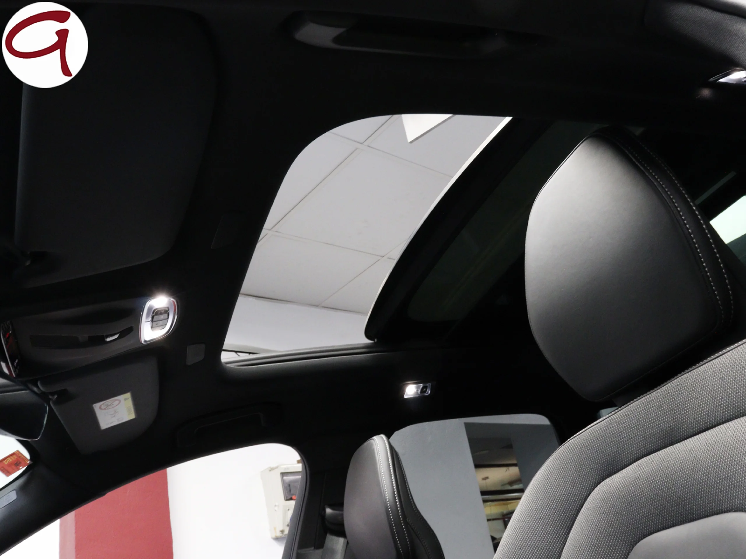 Volvo XC60 T6 Recharge R-Design AWD Auto 250 kW (340 CV) - Foto 7