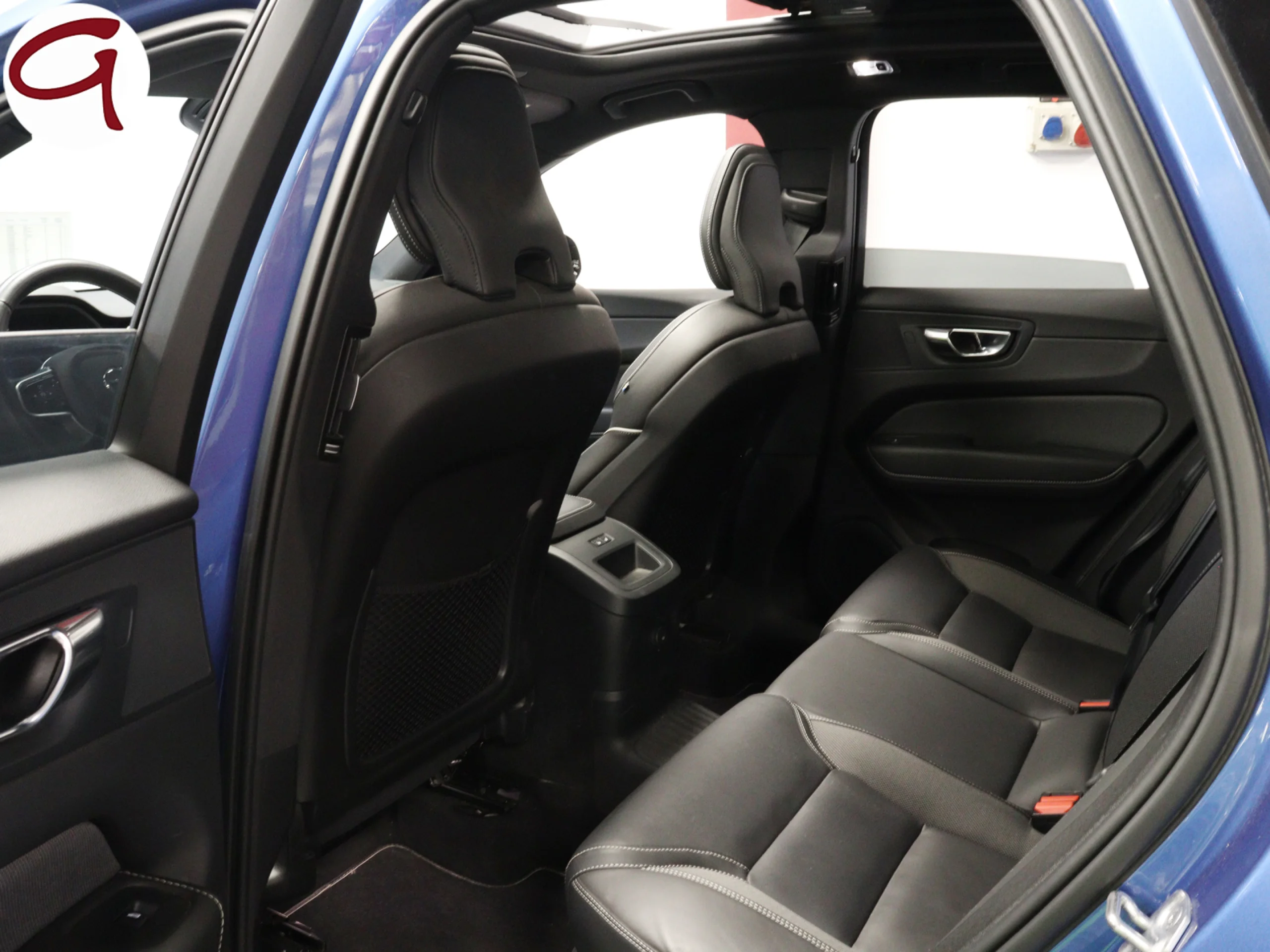 Volvo XC60 T6 Recharge R-Design AWD Auto 250 kW (340 CV) - Foto 9