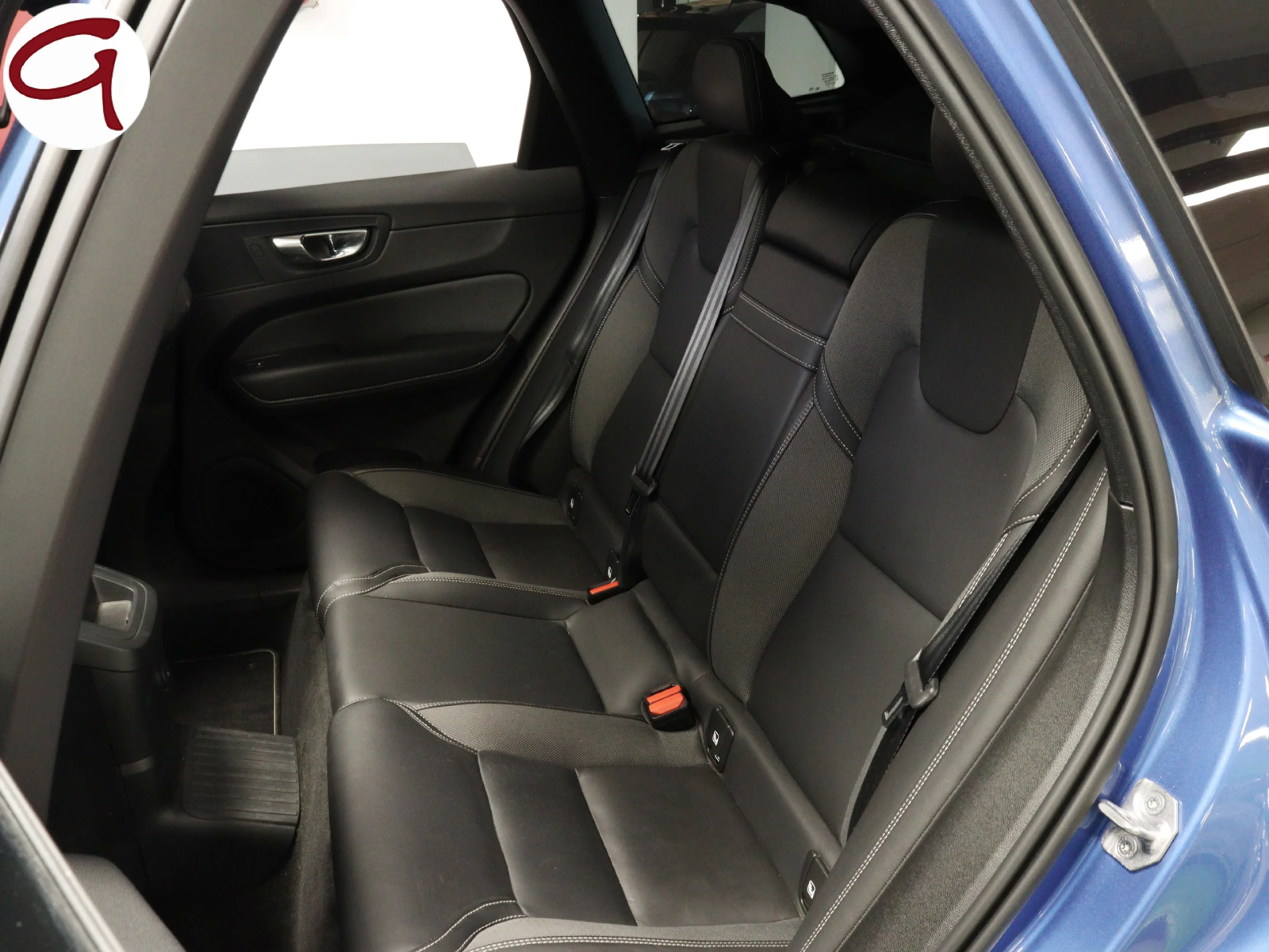 Volvo XC60 T6 Recharge R-Design AWD Auto 250 kW (340 CV) - Foto 10