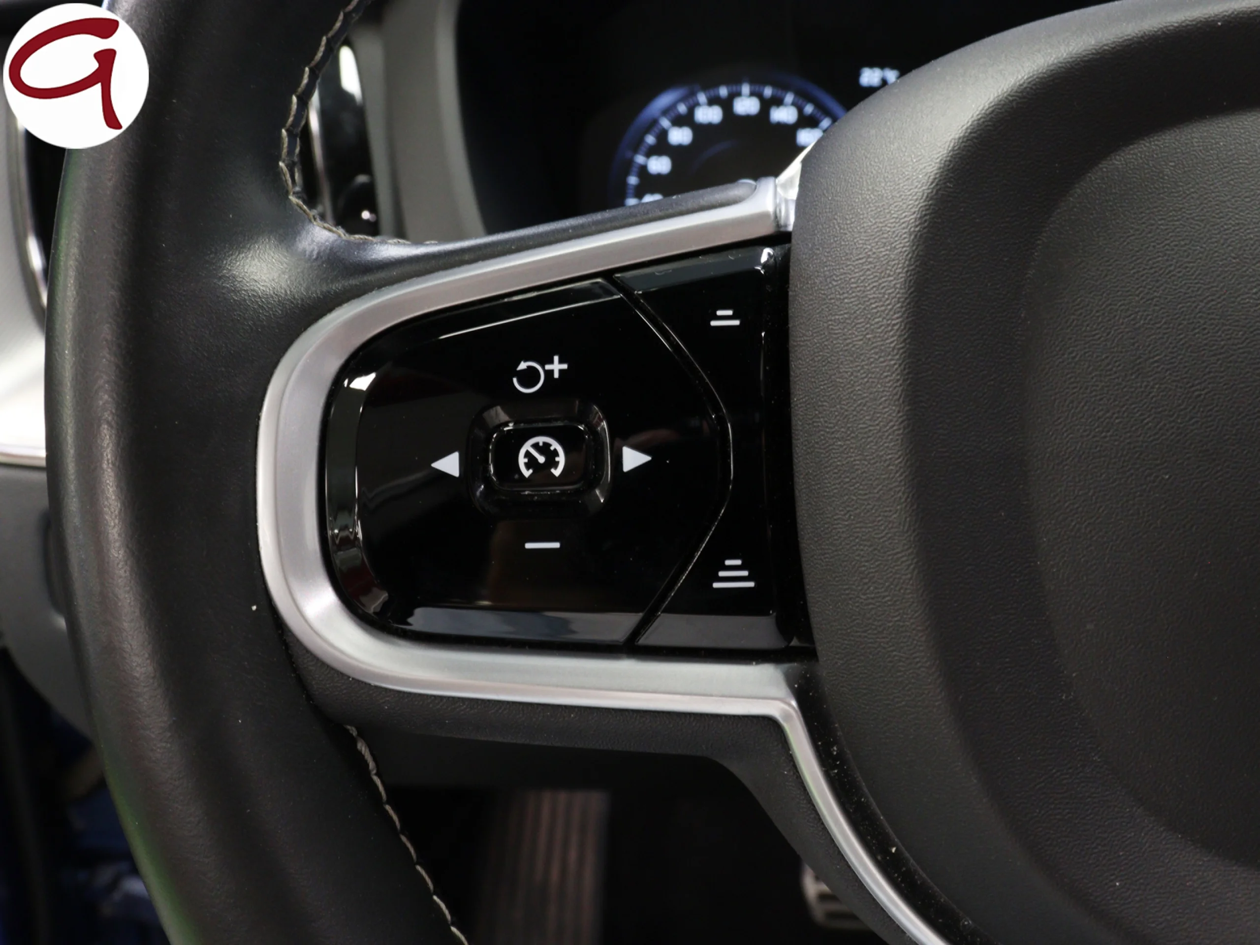 Volvo XC60 T6 Recharge R-Design AWD Auto 250 kW (340 CV) - Foto 18