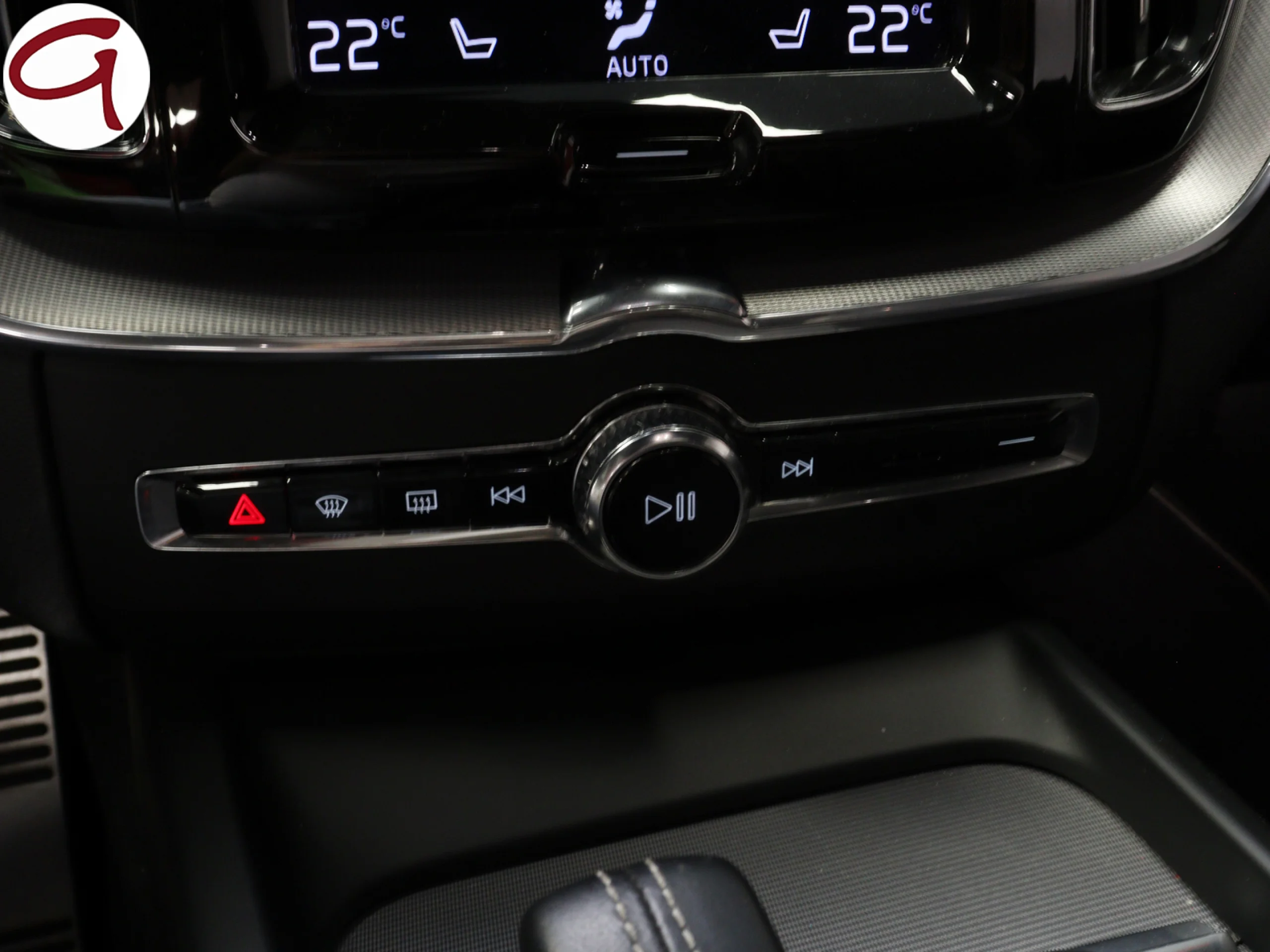 Volvo XC60 T6 Recharge R-Design AWD Auto 250 kW (340 CV) - Foto 29