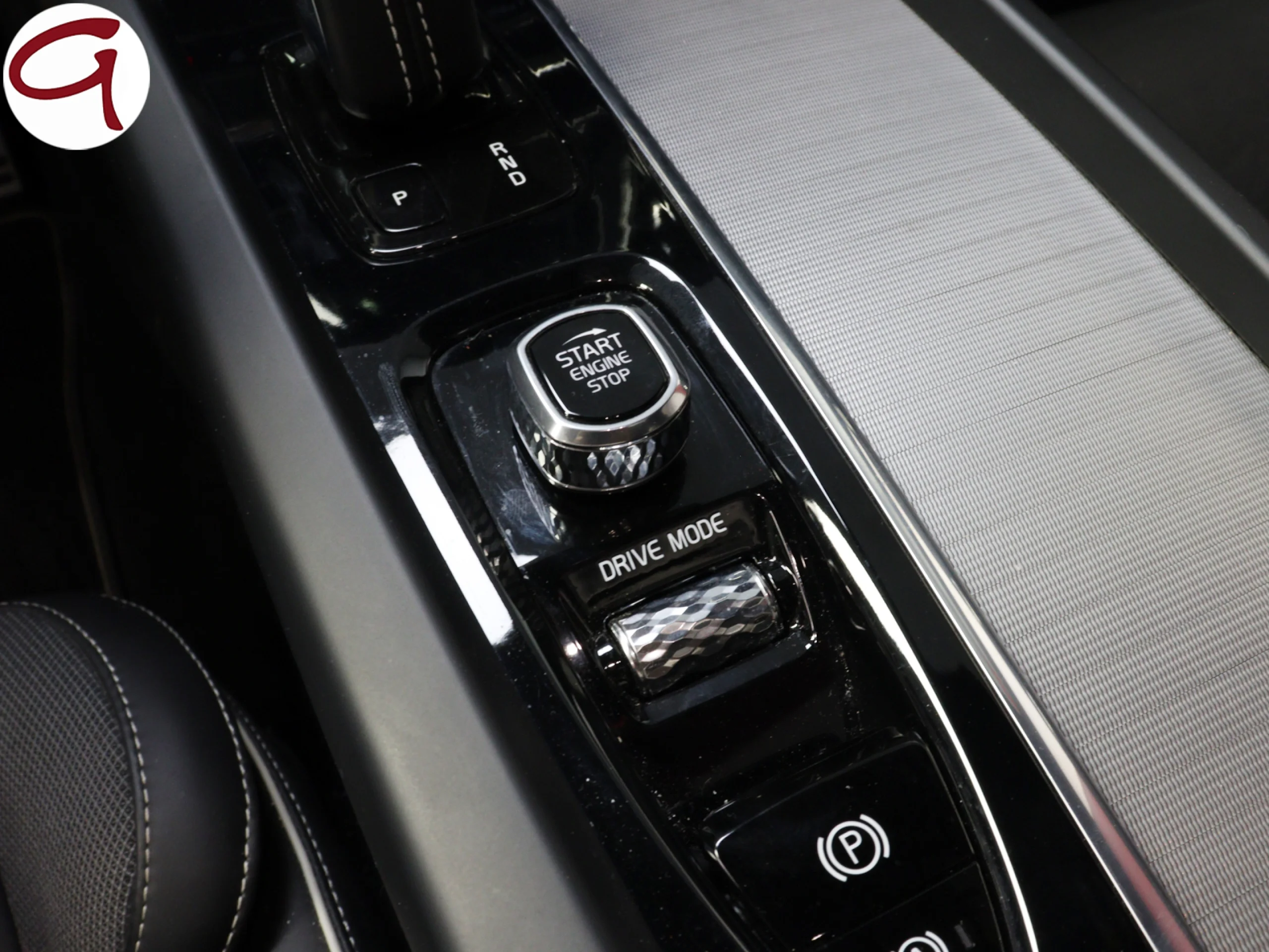 Volvo XC60 T6 Recharge R-Design AWD Auto 250 kW (340 CV) - Foto 31