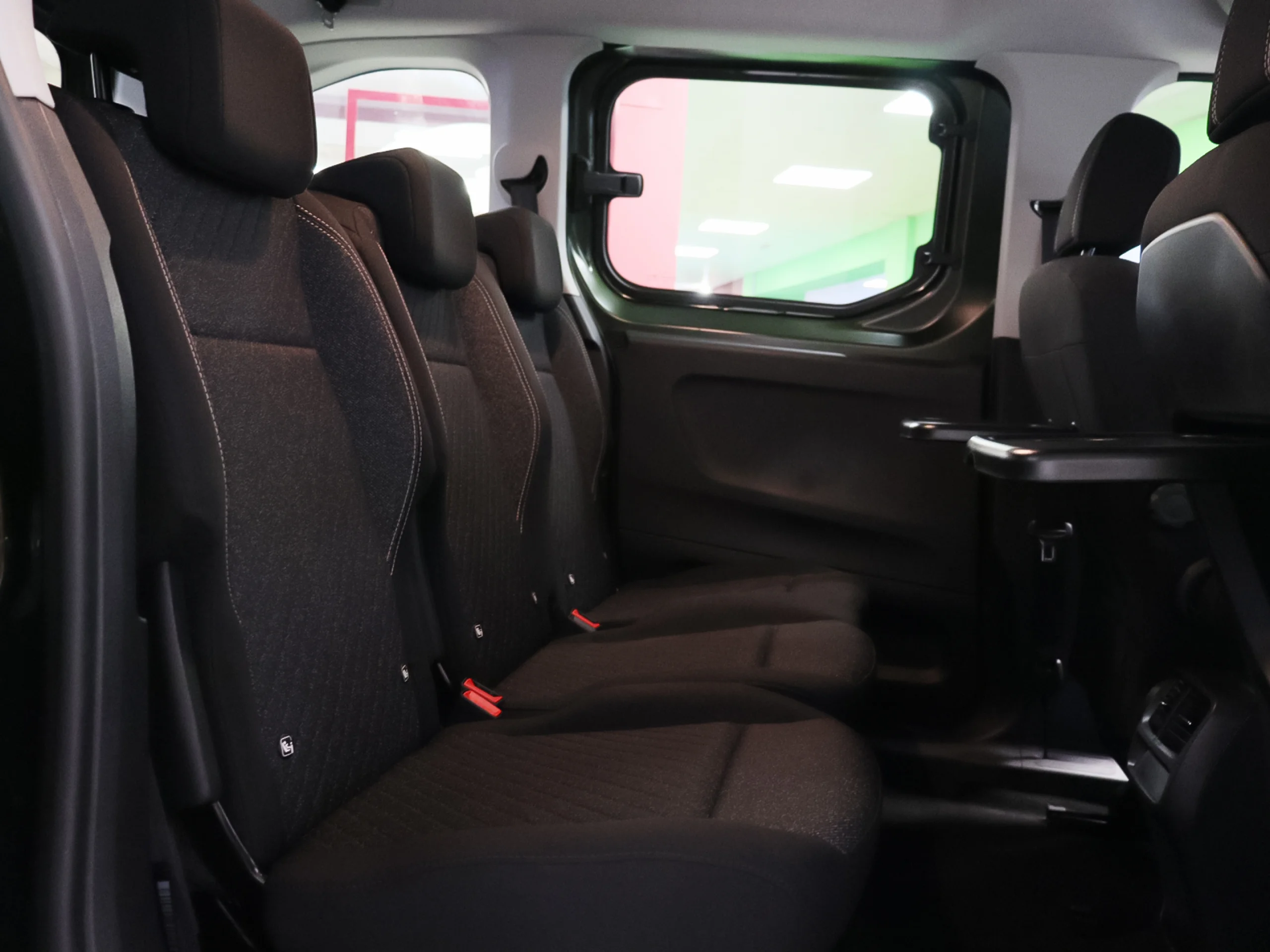 Peugeot E-Rifter Allure Standard 100 kW (136 CV) - Foto 9