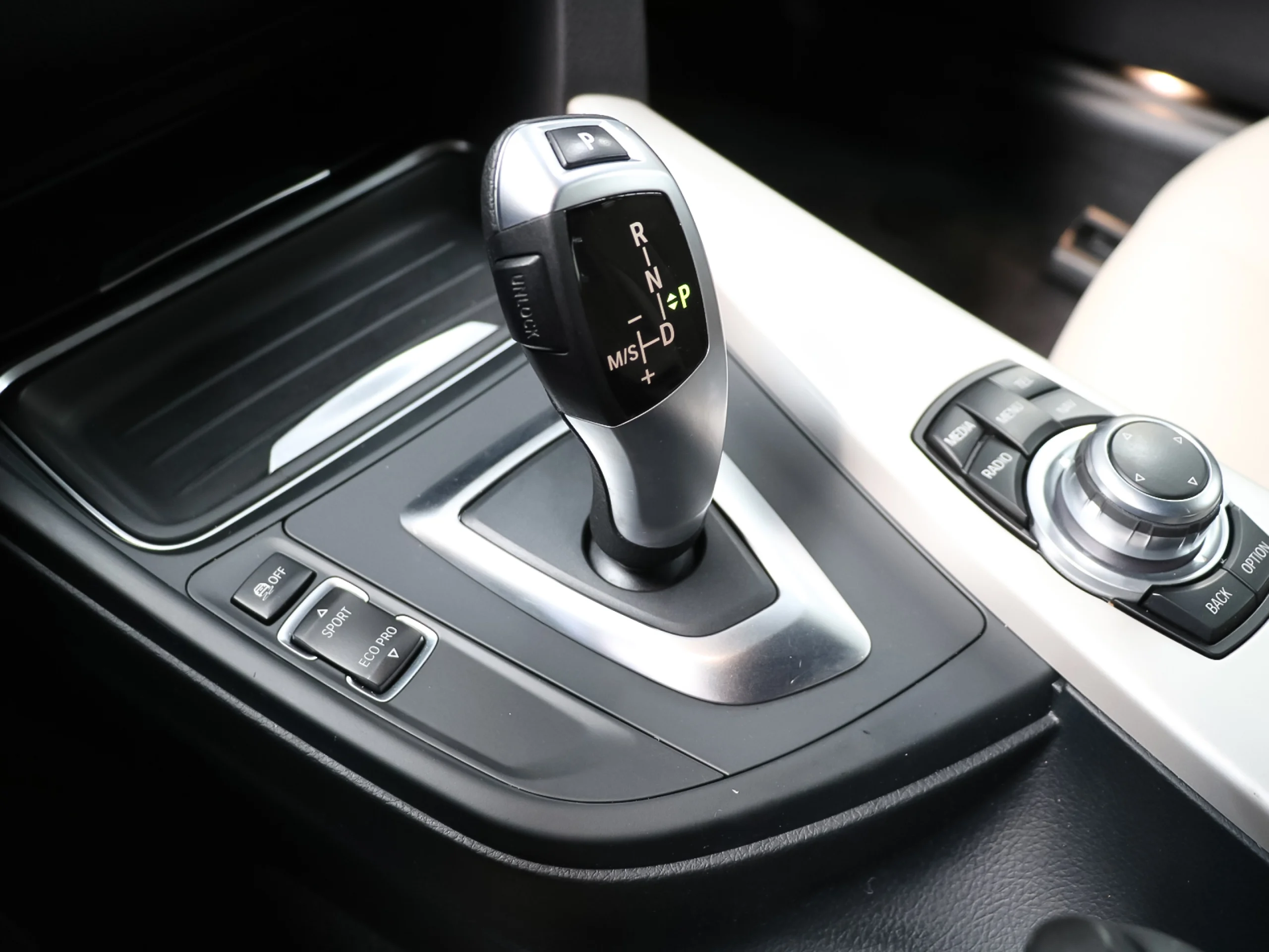 BMW Serie 4 420i Cabrio 135 kW (184 CV) - Foto 23