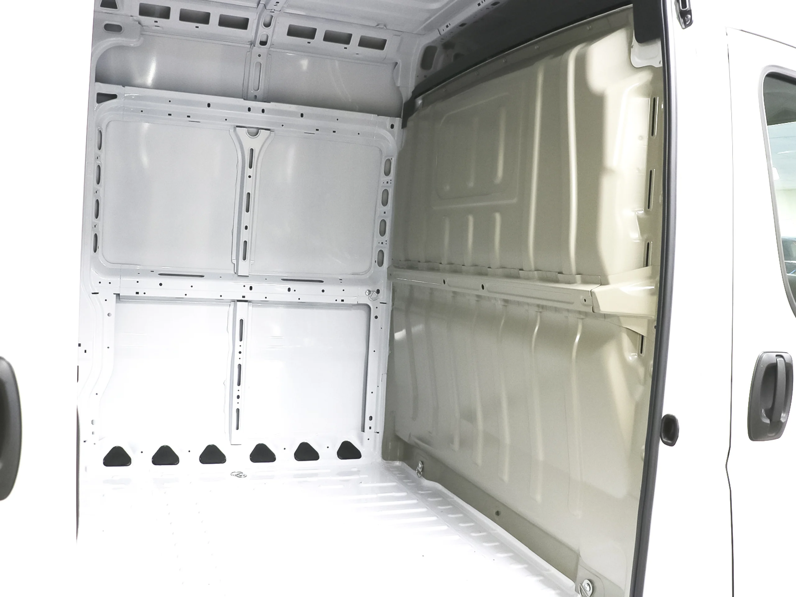 Citroen Jumper Furgon BlueHDi 140 S&S 35 L3H2 103 kW (140 CV) - Foto 27