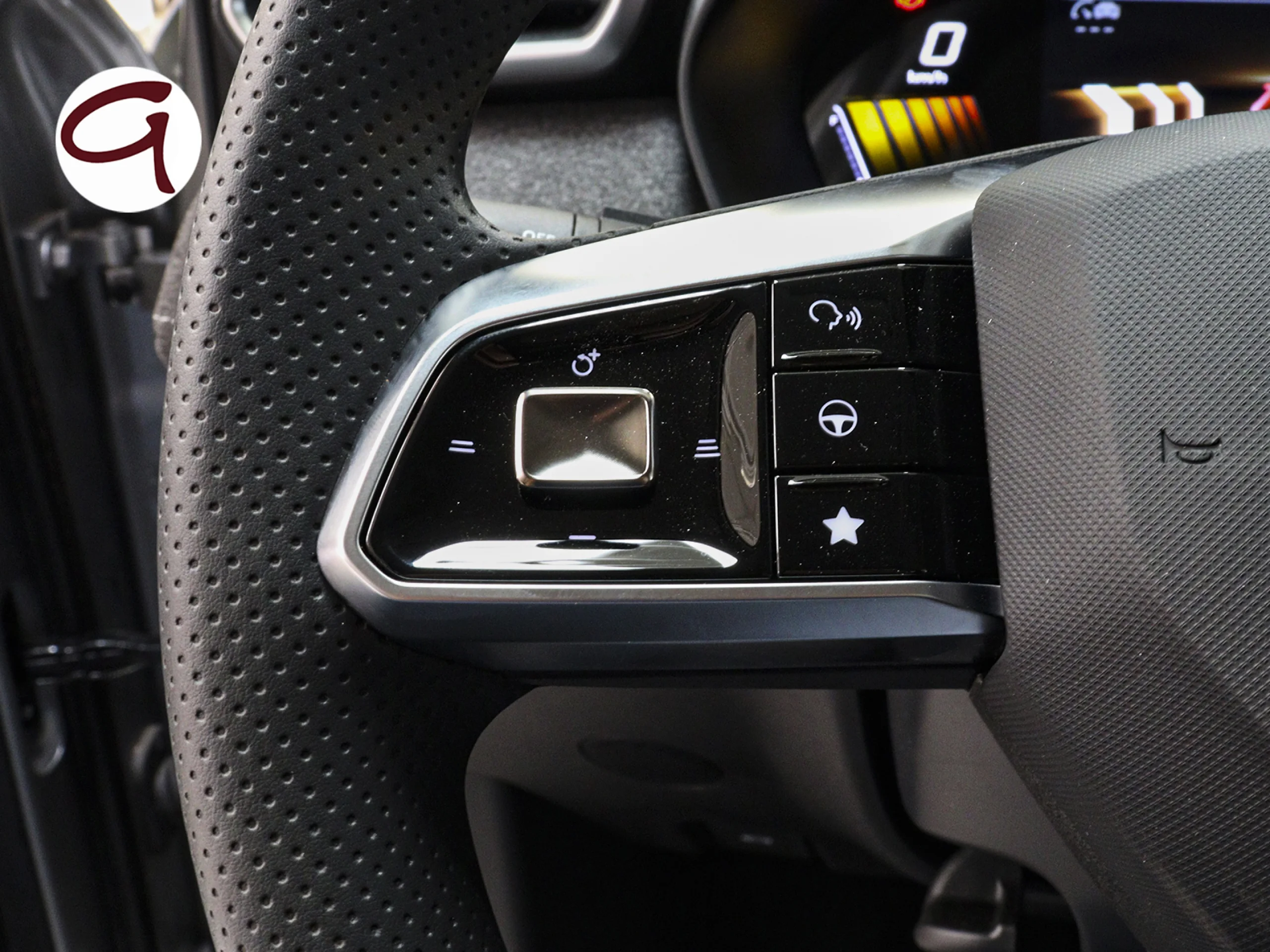 MG ZS 1.5 Hybrid+ Standard 145 kW (197 CV) - Foto 12