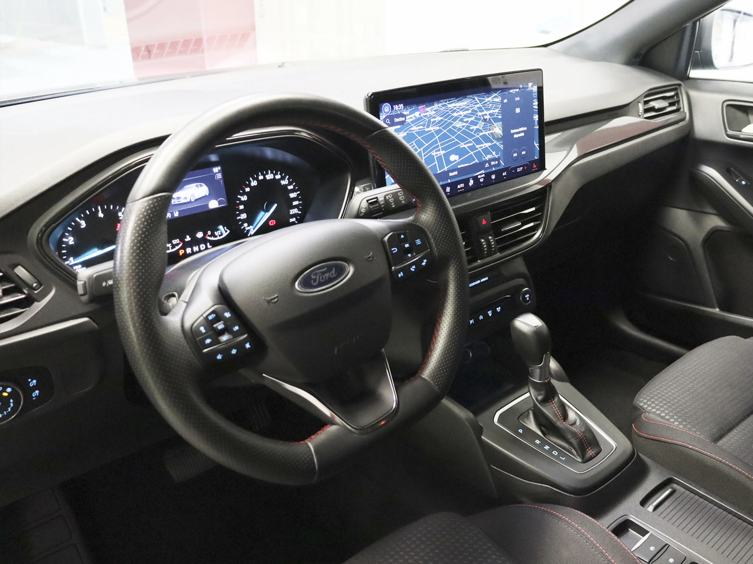 Ford Focus 1.0 Ecoboost MHEV ST-Line Auto 114 kW (155 CV) - Foto 4