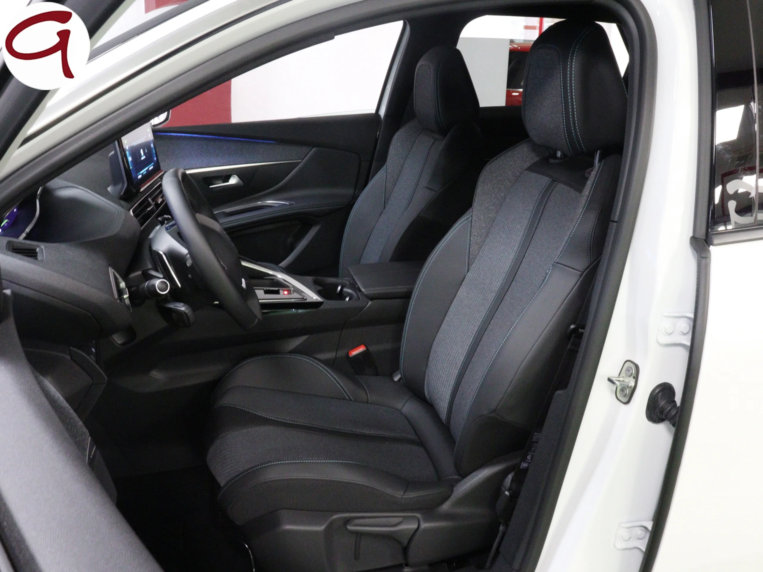 Peugeot 3008 Hybrid 225 Allure Pack e-EAT8 165 kW (225 CV) - Foto 6