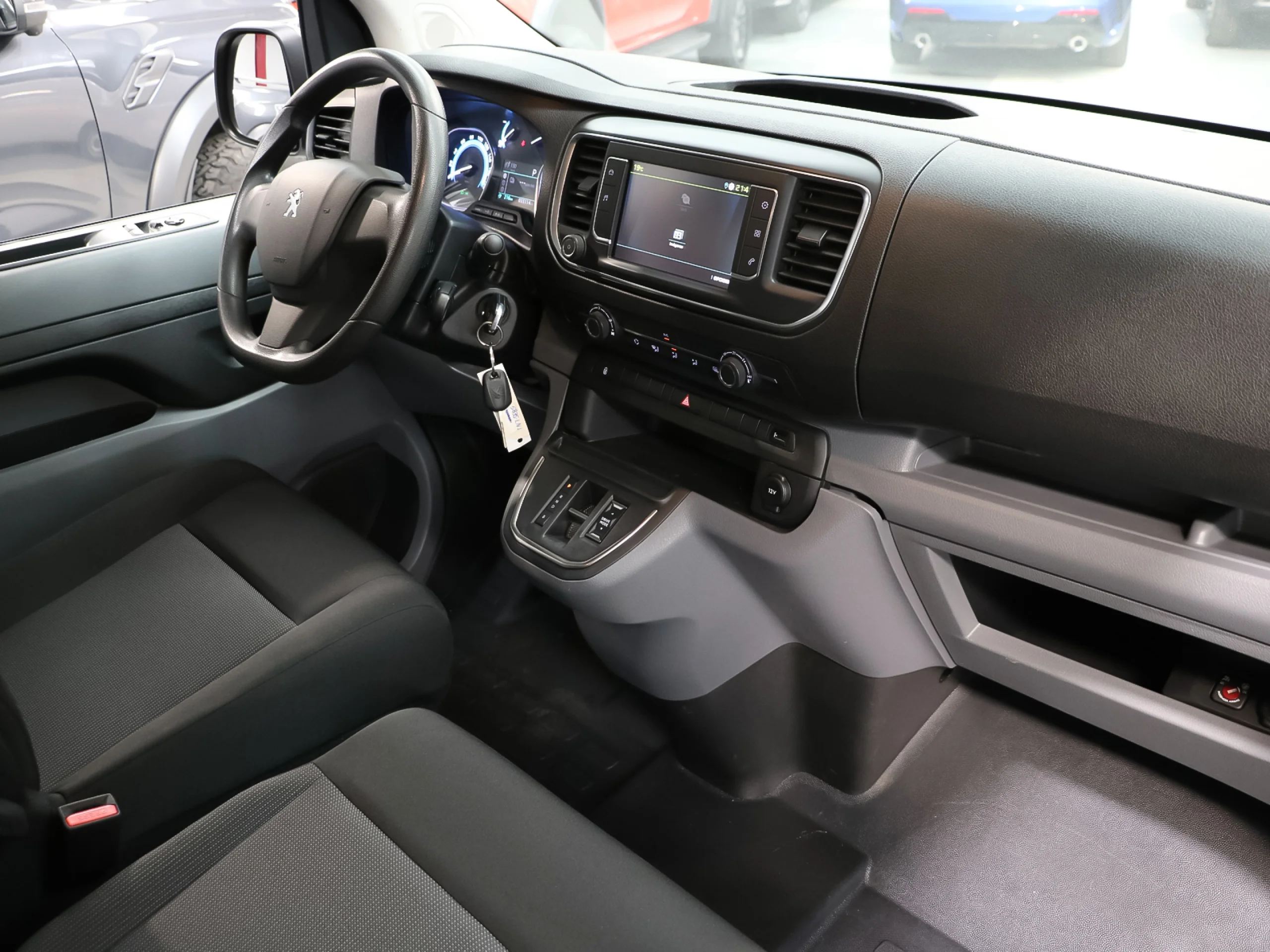 Peugeot E-Expert Combi Eléctrico Long 75kWh 100 kW (136 CV) - Foto 4