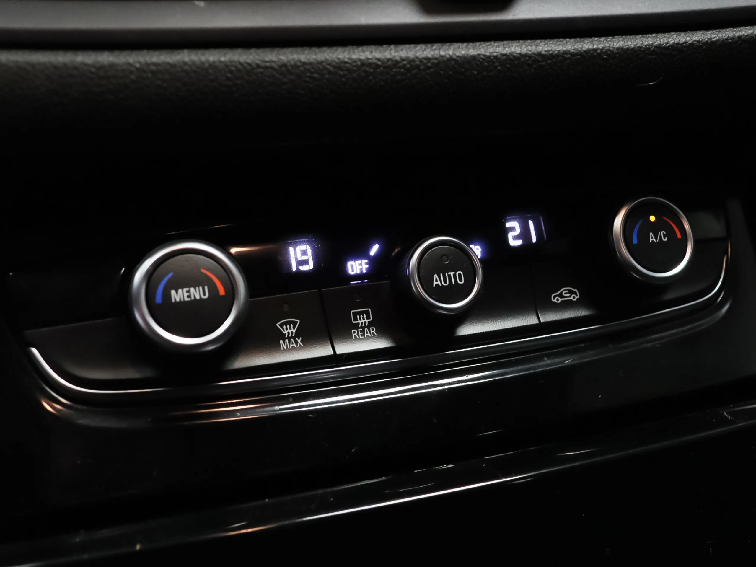 Opel Grandland 1.6 Turbo PHEV GS Auto 165 kW (224 CV) - Foto 21