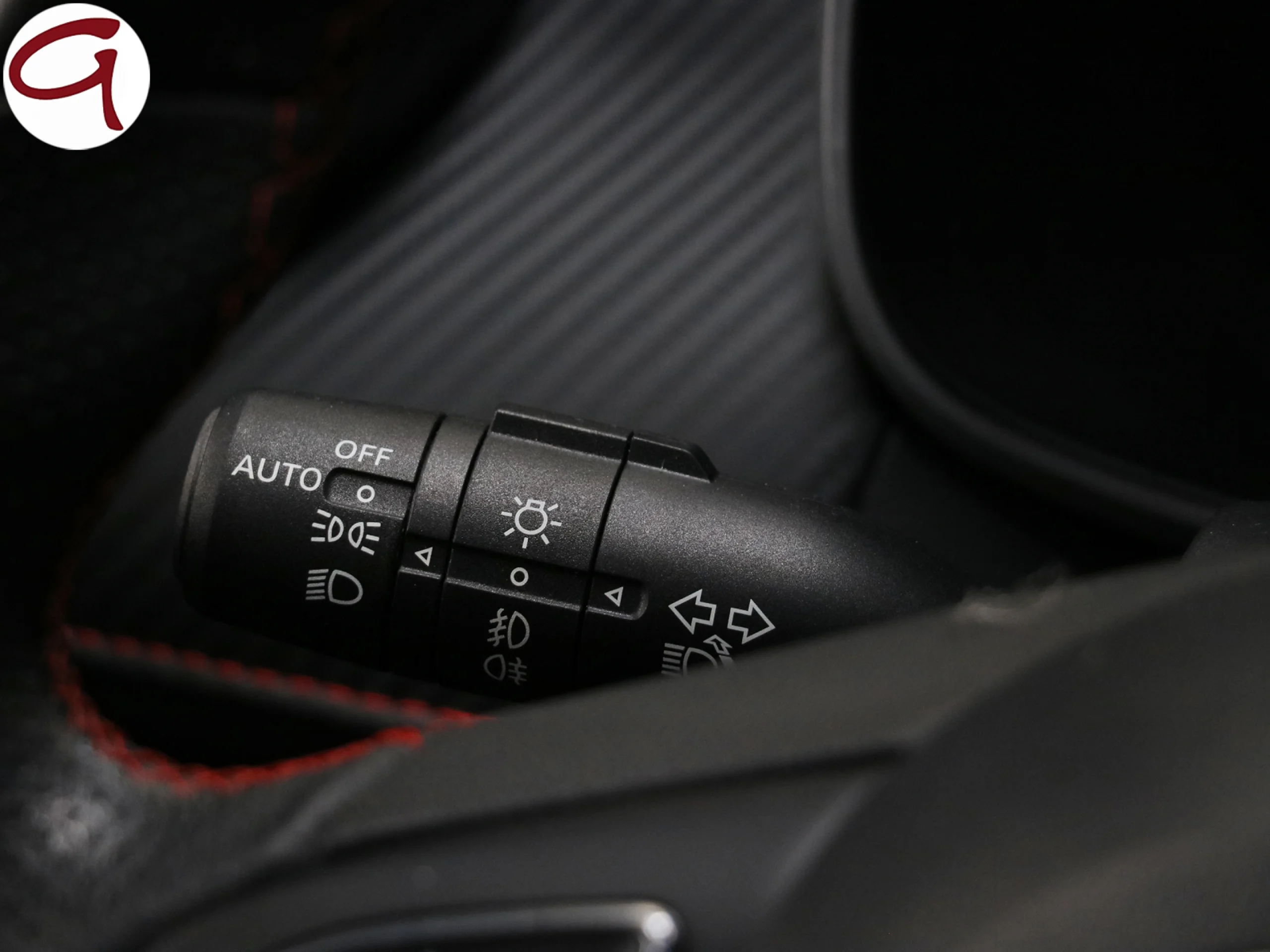 MG ZS 1.5 Luxury 78 kW (106 CV) - Foto 33