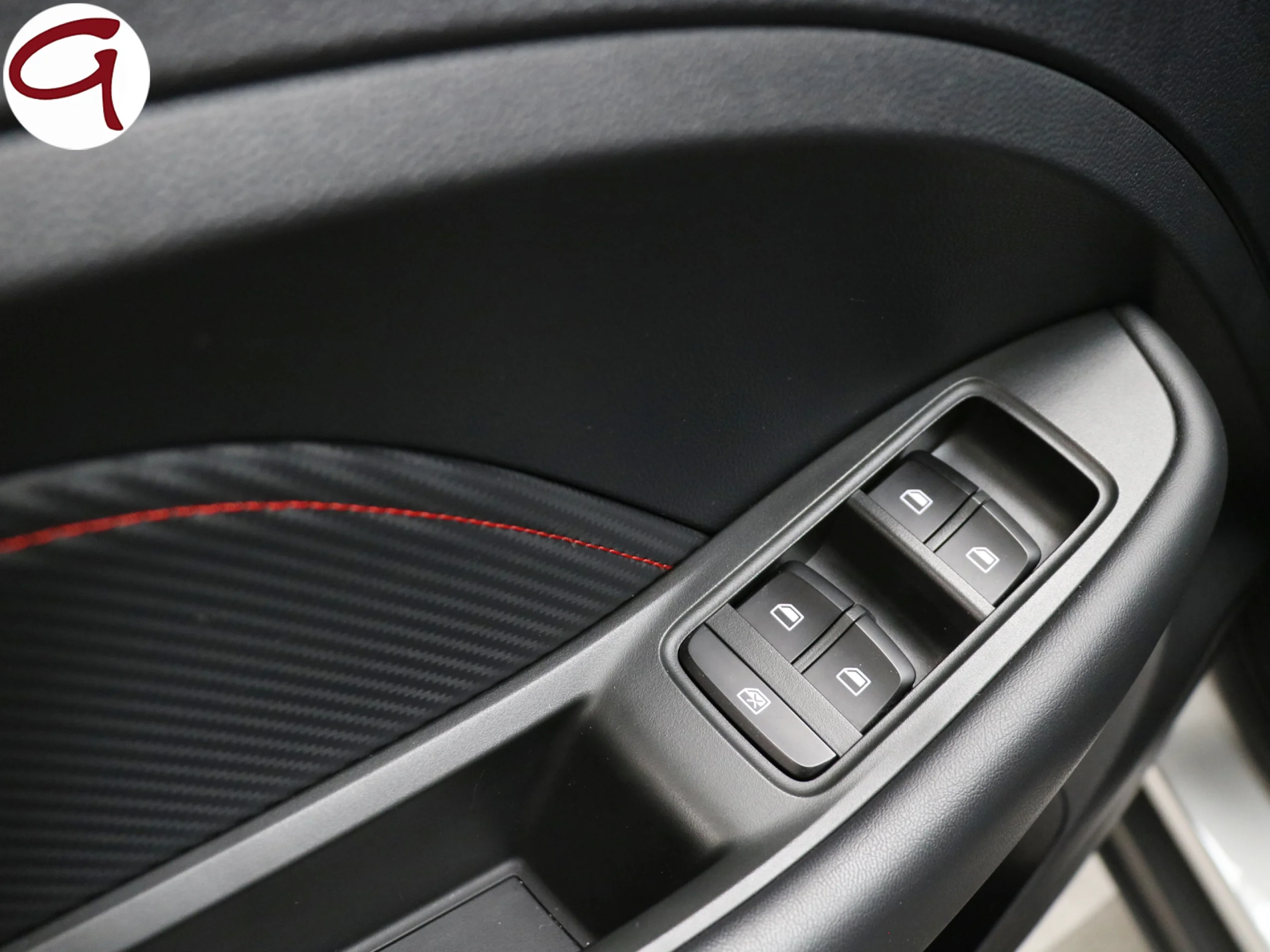 MG ZS 1.5 Luxury 78 kW (106 CV) - Foto 37