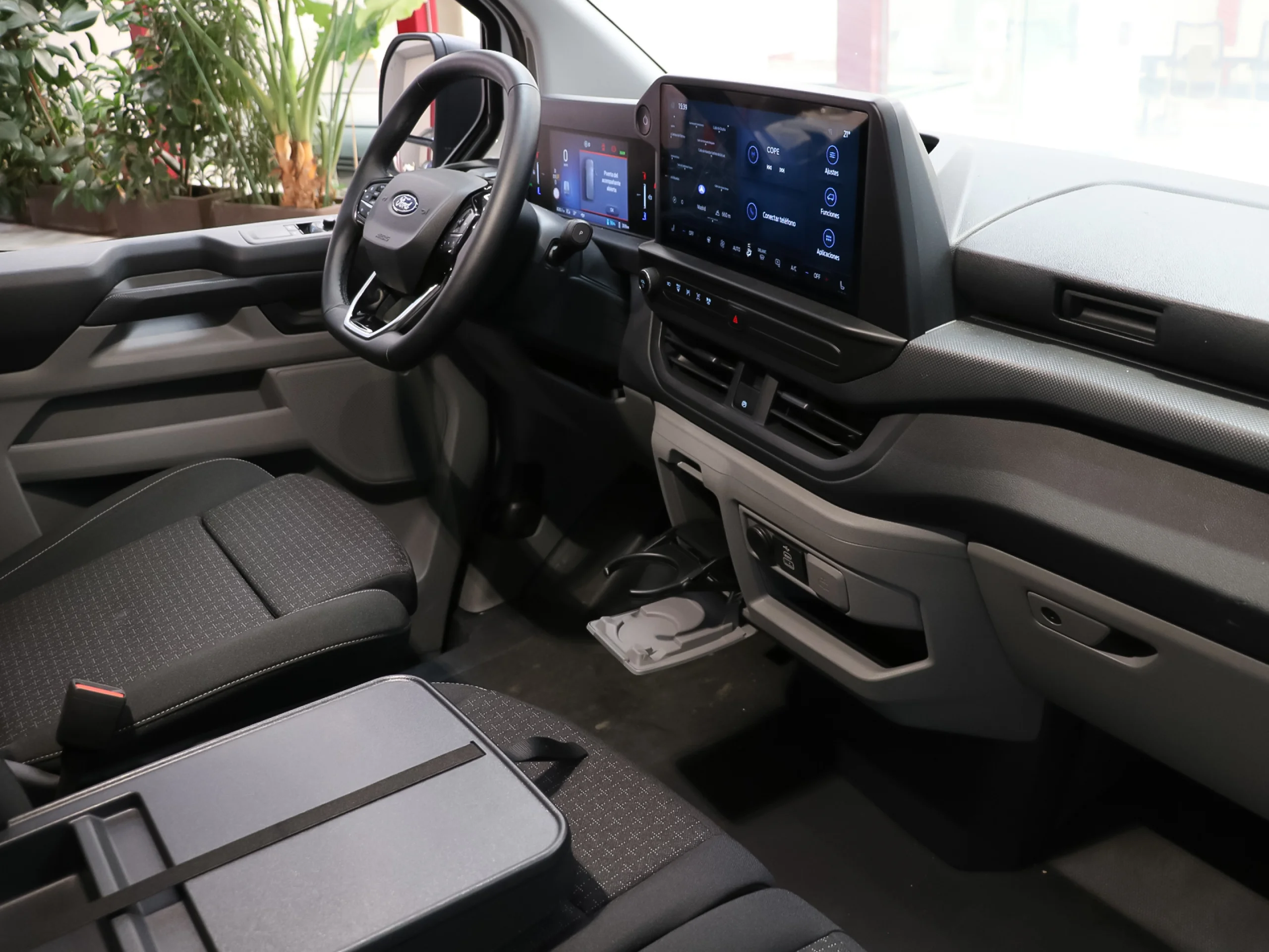 Ford Transit Custom Furgon BEV 320 L2 Trend 64kWh 100 kW (136 CV) - Foto 5