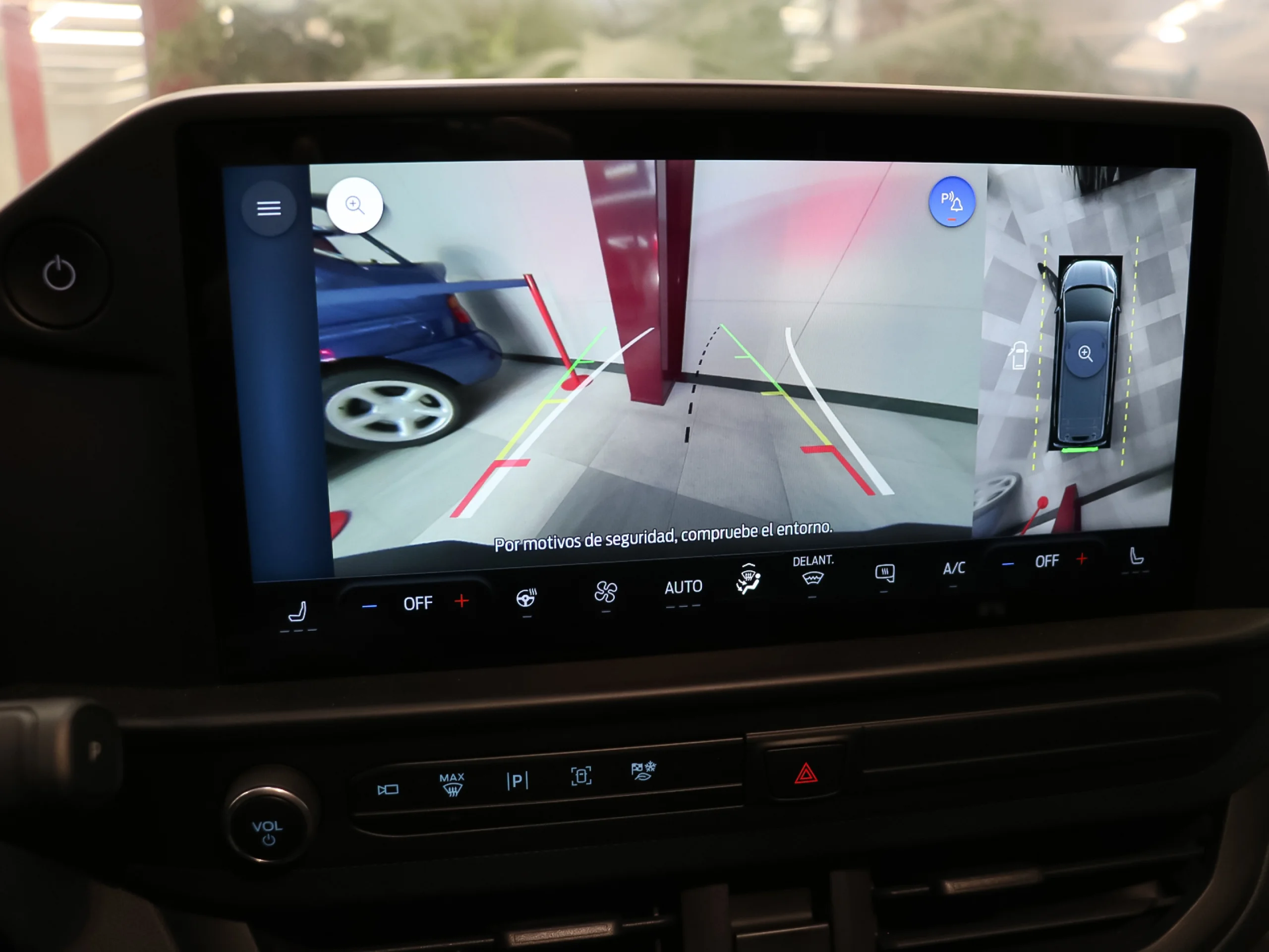 Ford Transit Custom Furgon BEV 320 L2 Trend 64kWh 100 kW (136 CV) - Foto 16