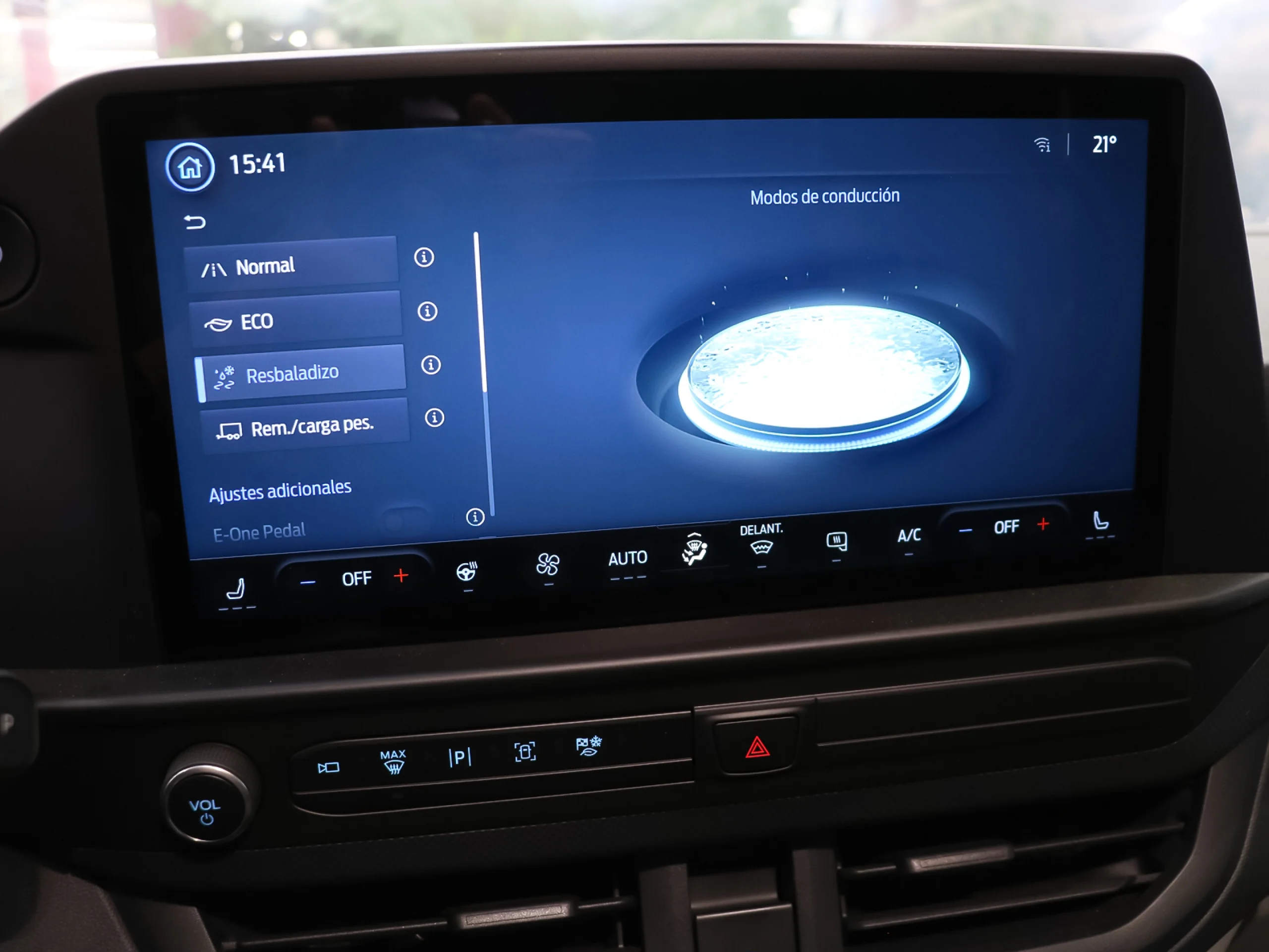 Ford Transit Custom Furgon BEV 320 L2 Trend 64kWh 100 kW (136 CV) - Foto 23